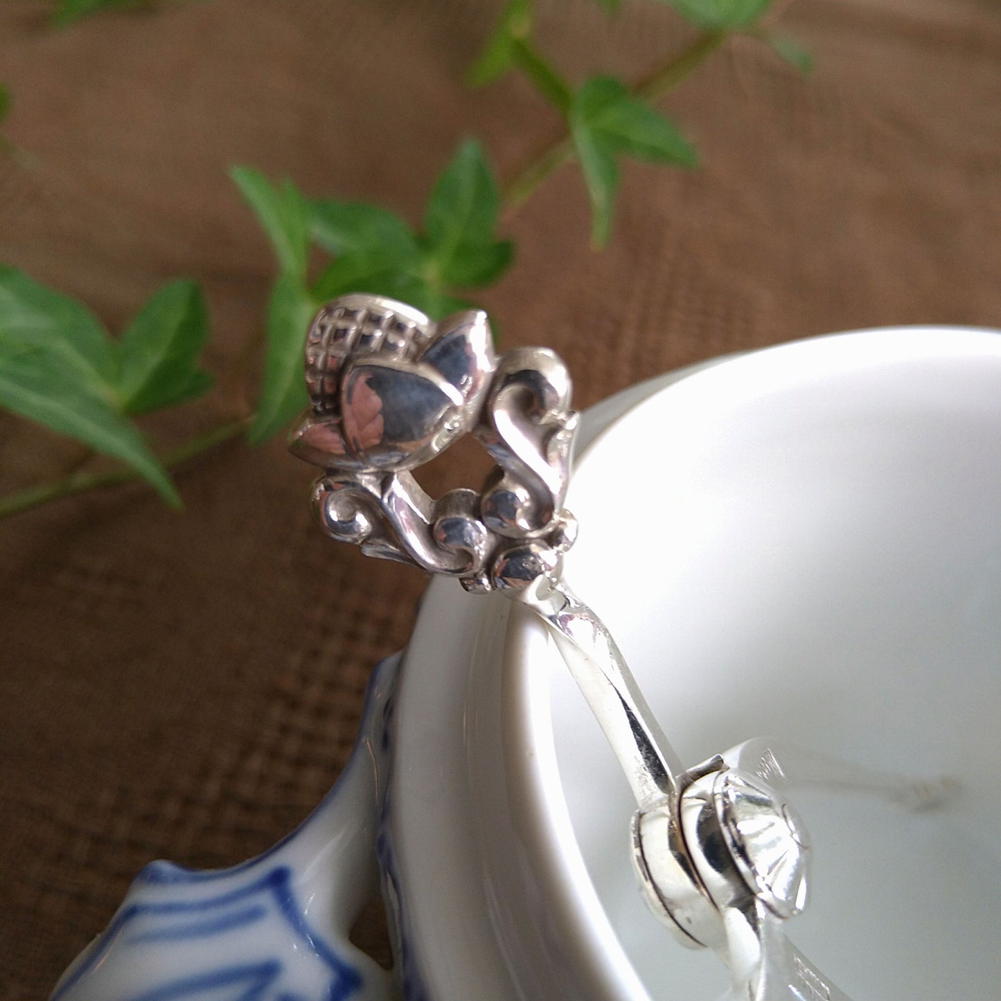 Georg Jensen Acorn 系列砂糖夾