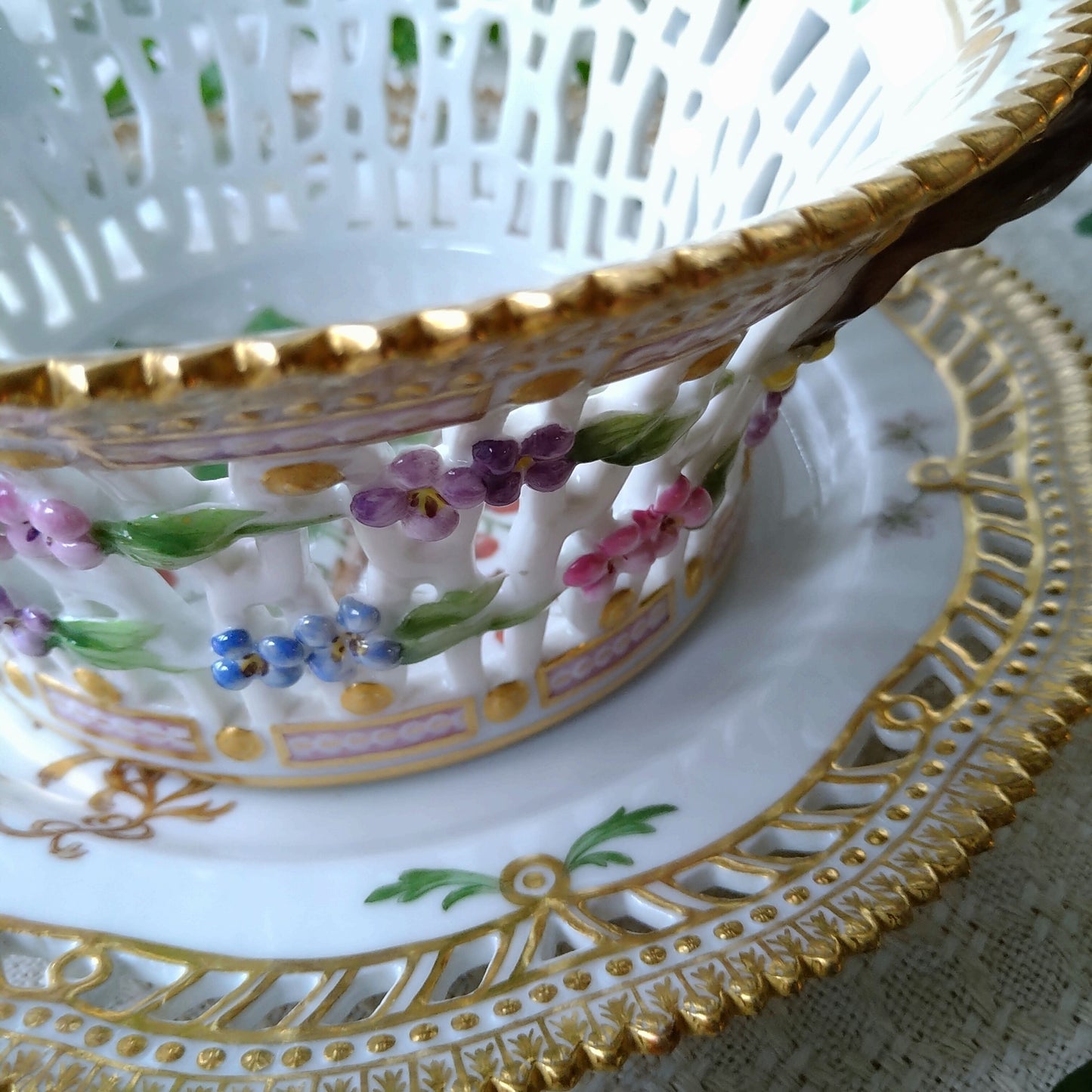 1894年～1900年のRoyalCopenhagenフローラダニカ、フサスグリのバスケット 高さ約8㎝H、直径約18.5㎝D/FloraDanicaBasket