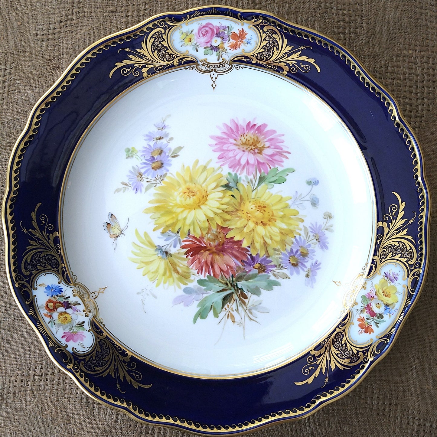 1850～1924年Meissenコバルトフォンドのプレート直径約21.5㎝D 小菊/アスターのブーケ