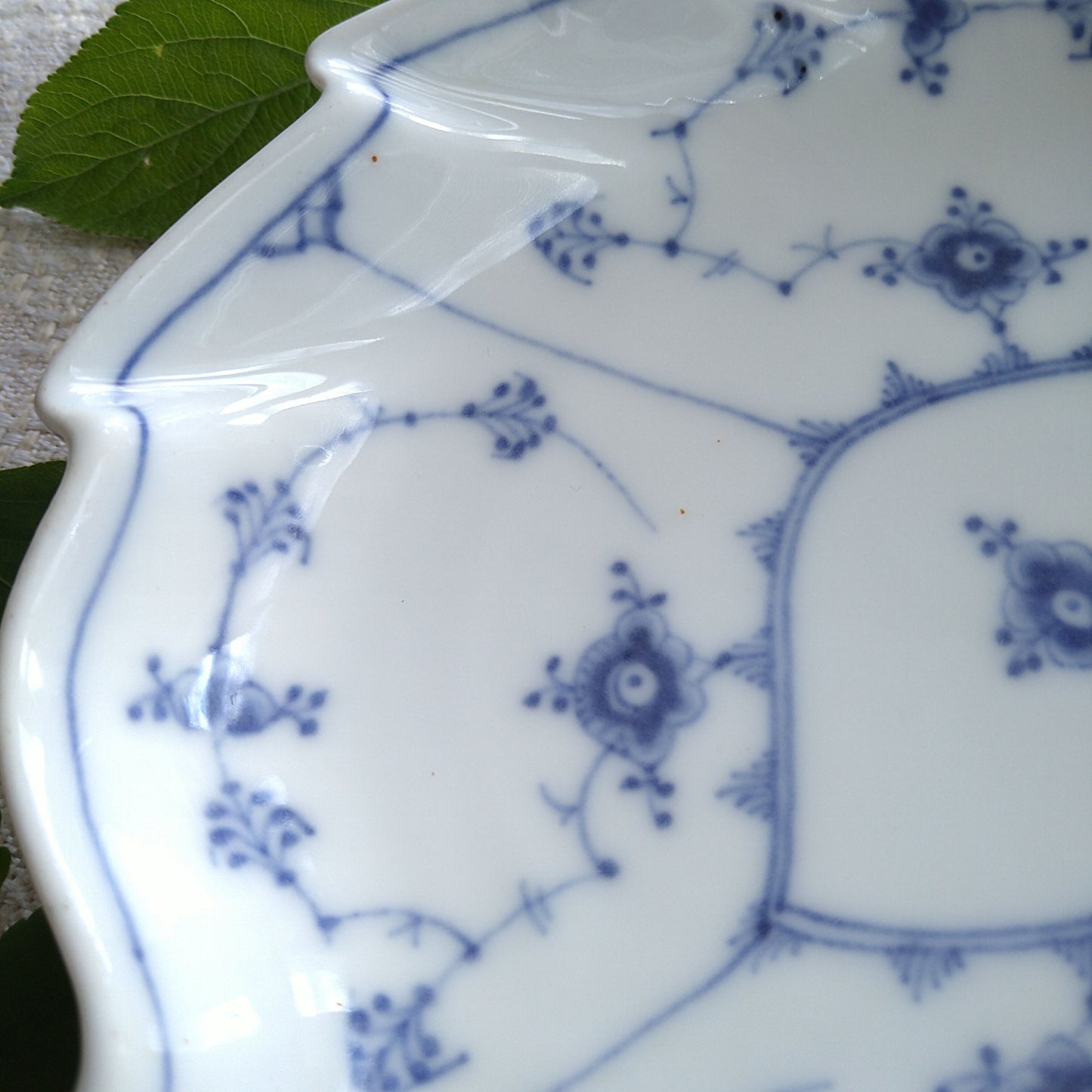 1924～1934年のRoyalCopenhagenブルーフルーテッドプレイン葉っぱ皿約22.5㎝L×18㎝W/PlainLeafPlate