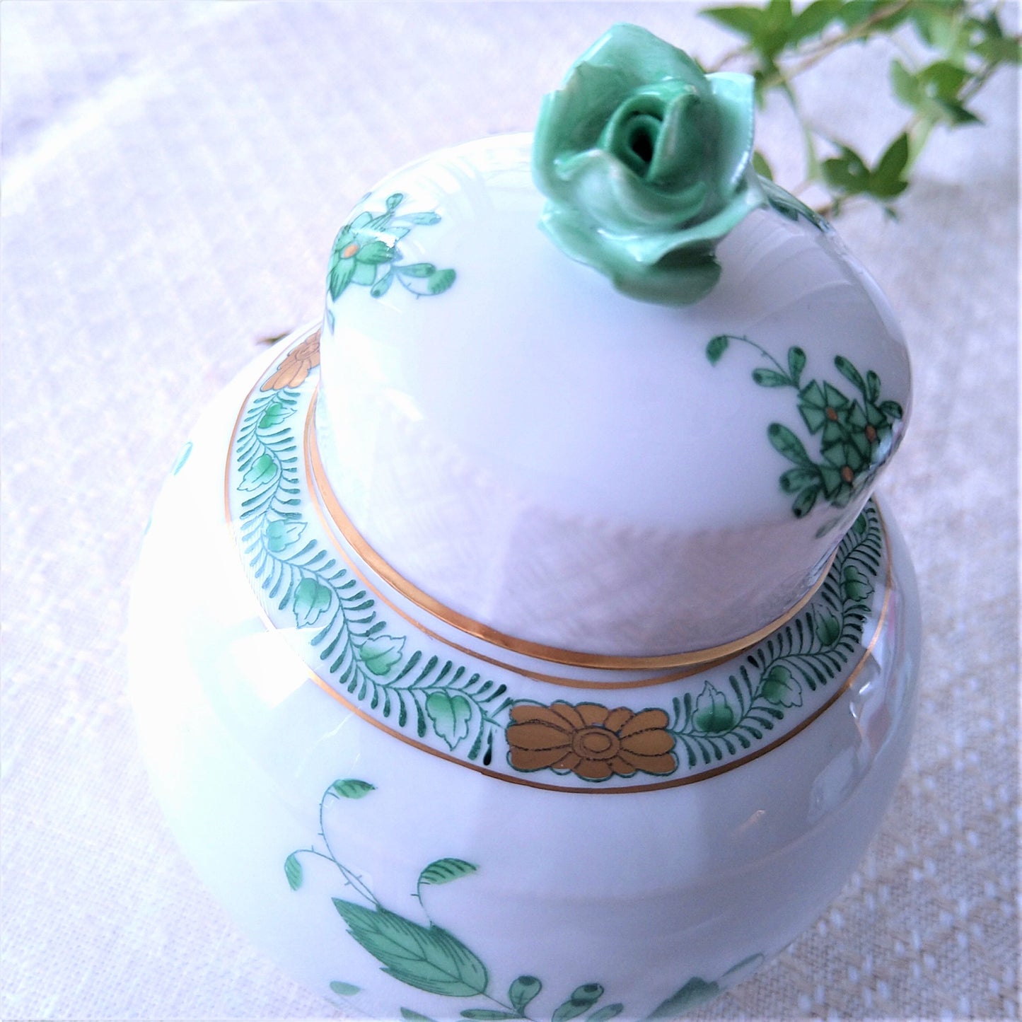 蓋の花にわずかなタメージありHerendヘレンドアポニーグリーンのティーキャディ高さ約15cmH /Tea Caddy