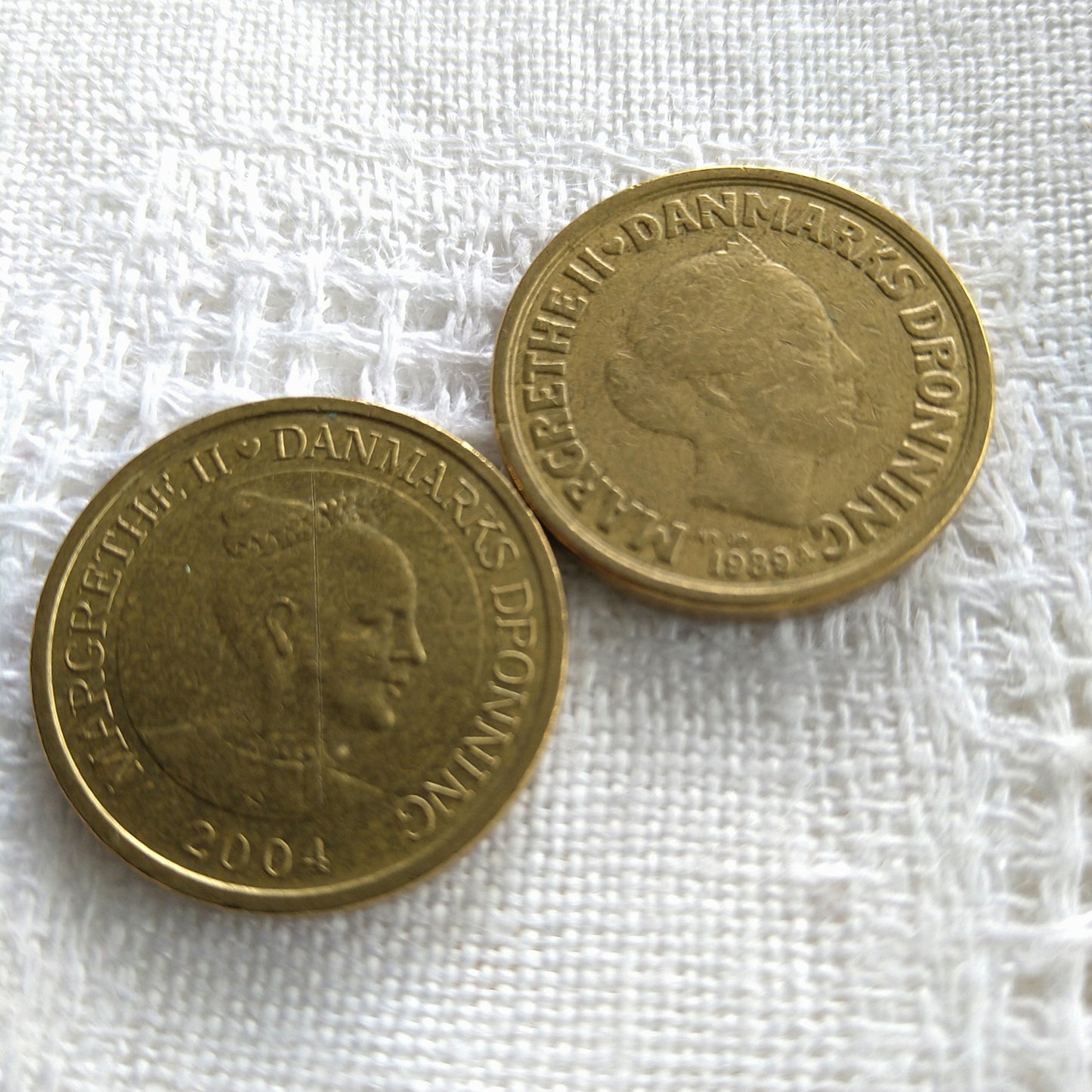 2級品です/1969～1974年RoyalCopenhagen/HanneVarmingデザインのフィギュリン/トランペットと女の子/高さ約10.8㎝H