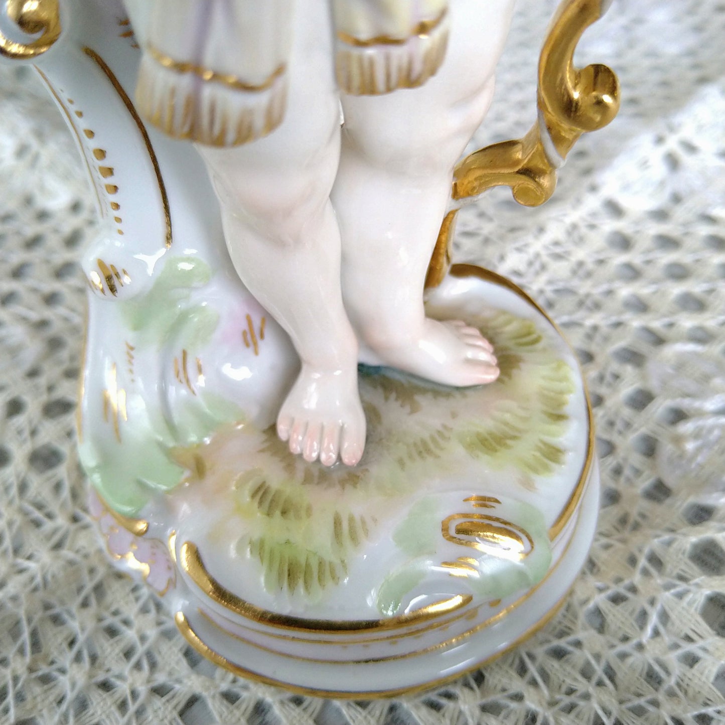 Pre-1924 Meissen Saluting Cupid 💘 Approx. 15.5 cm H, Base approx. 5.5 cm W x 6 cm L