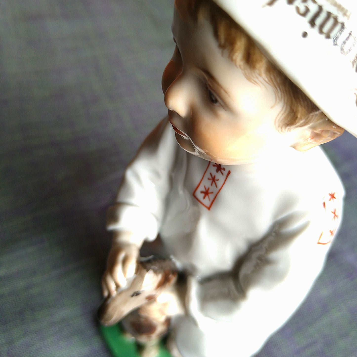 Meissen1905～1924年のヘンチェルの子供達/木馬で遊ぶ子 高さ約17㎝幅約6.5㎝W
