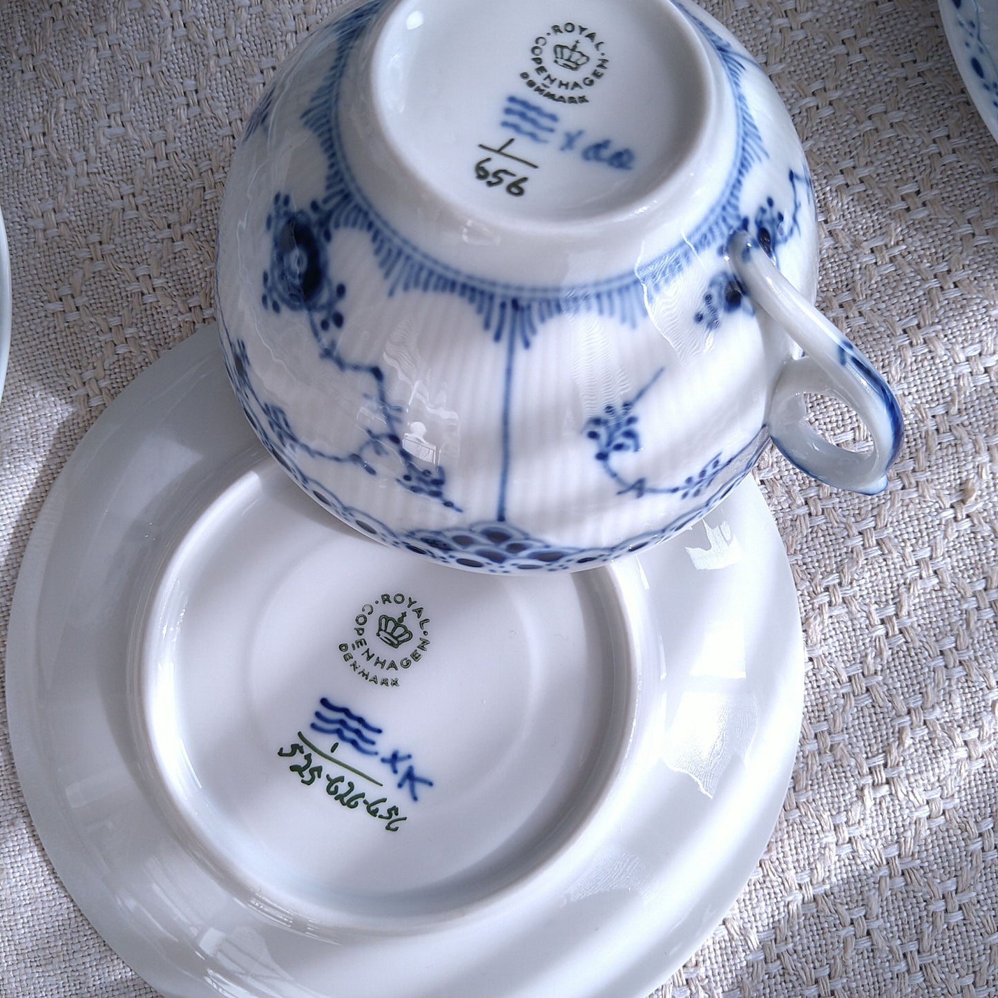 1960年代後半のRoyalCopenhagenブルーフルーテッドハーフレース大きめティーカップソーサー容量約270ml