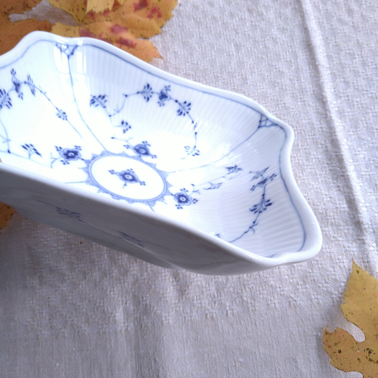 1889年～1922年のRoyalCopenhagenブルーフルーテッドプレイン四角サラダボール約21.5㎝×21.5㎝/BlueFlutedPlainSquareBowl