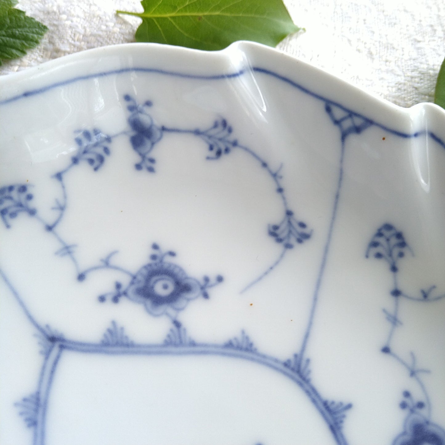 1924～1934年のRoyalCopenhagenブルーフルーテッドプレイン葉っぱ皿約22.5㎝L×18㎝W/PlainLeafPlate