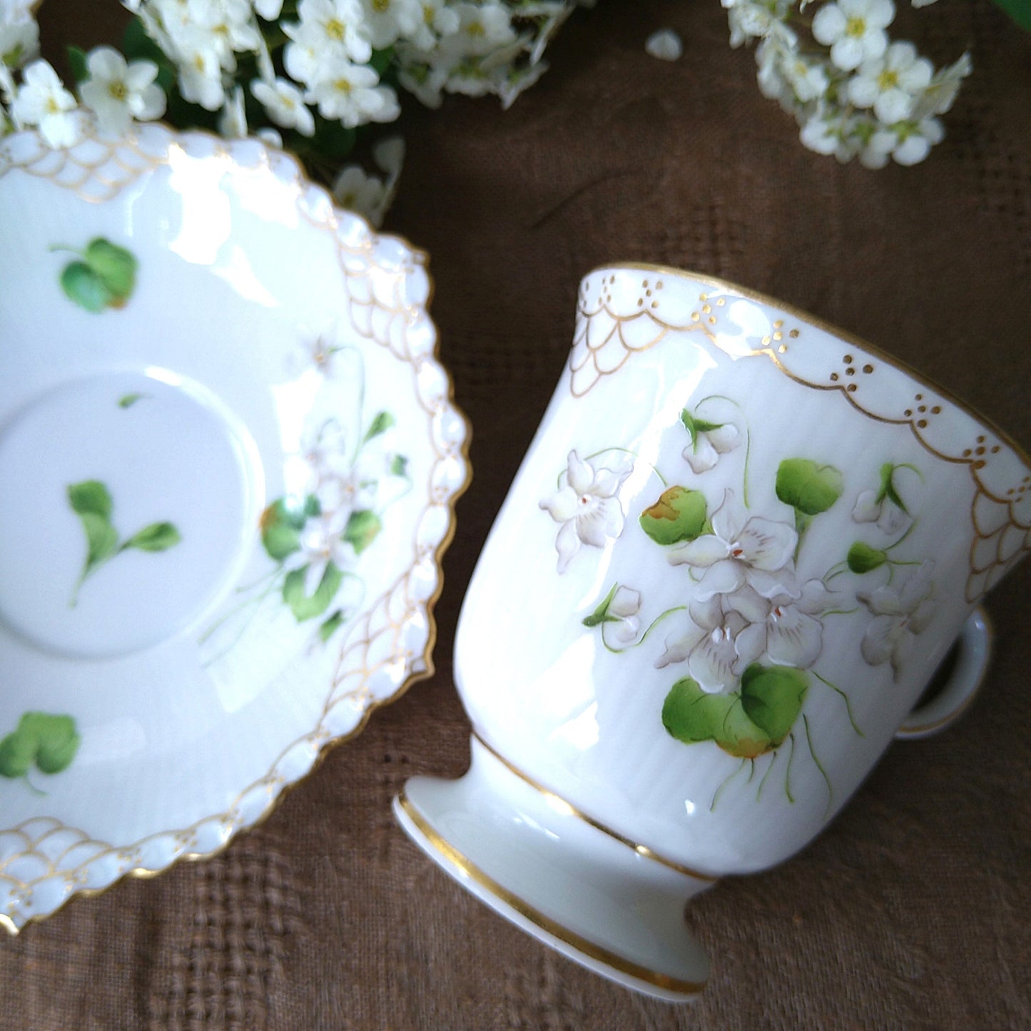 1892年RoyalCopenhagen の白いスミレのカップソーサー/WhiteVioletCupSaucer