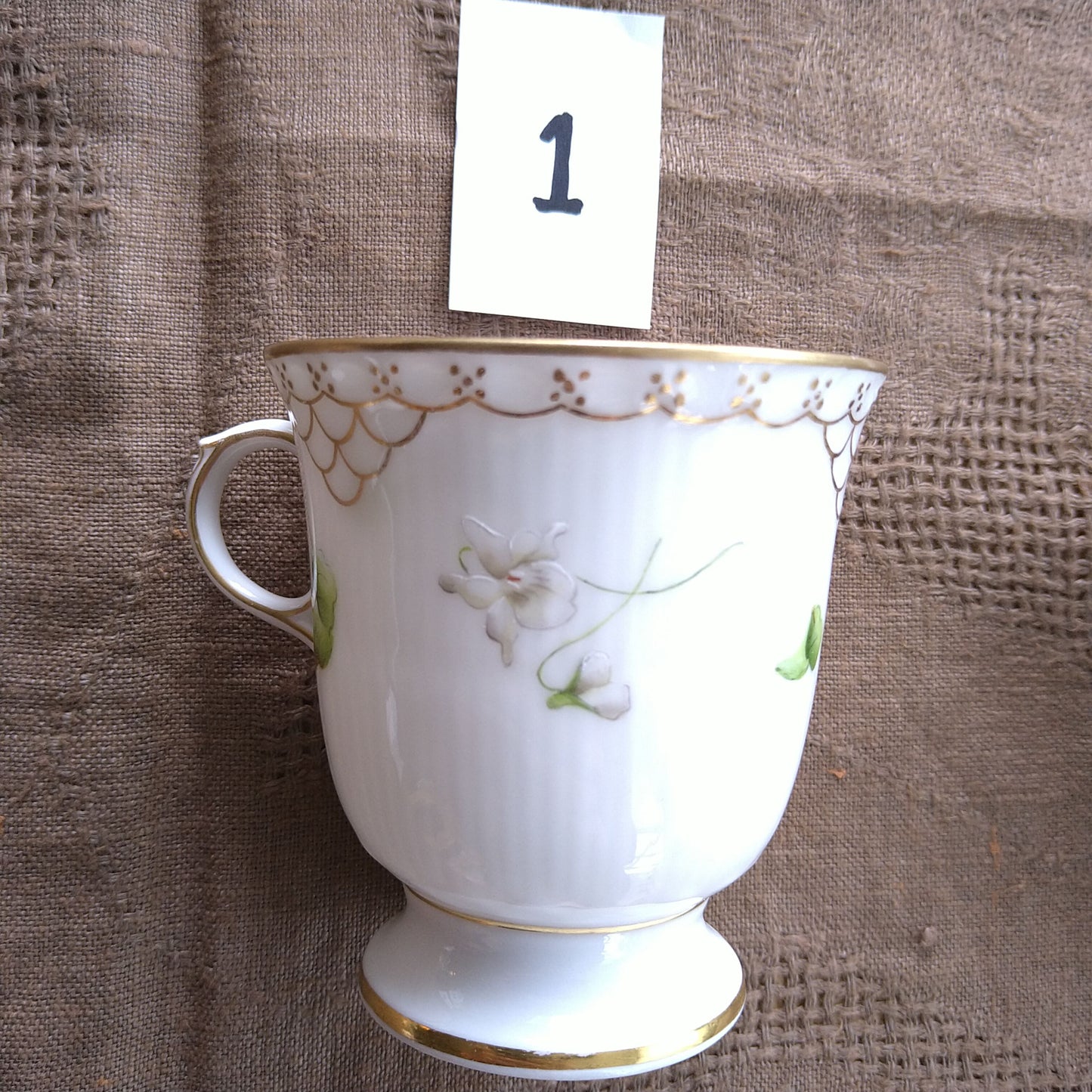 1892年RoyalCopenhagen の白いスミレのカップソーサー/WhiteVioletCupSaucer