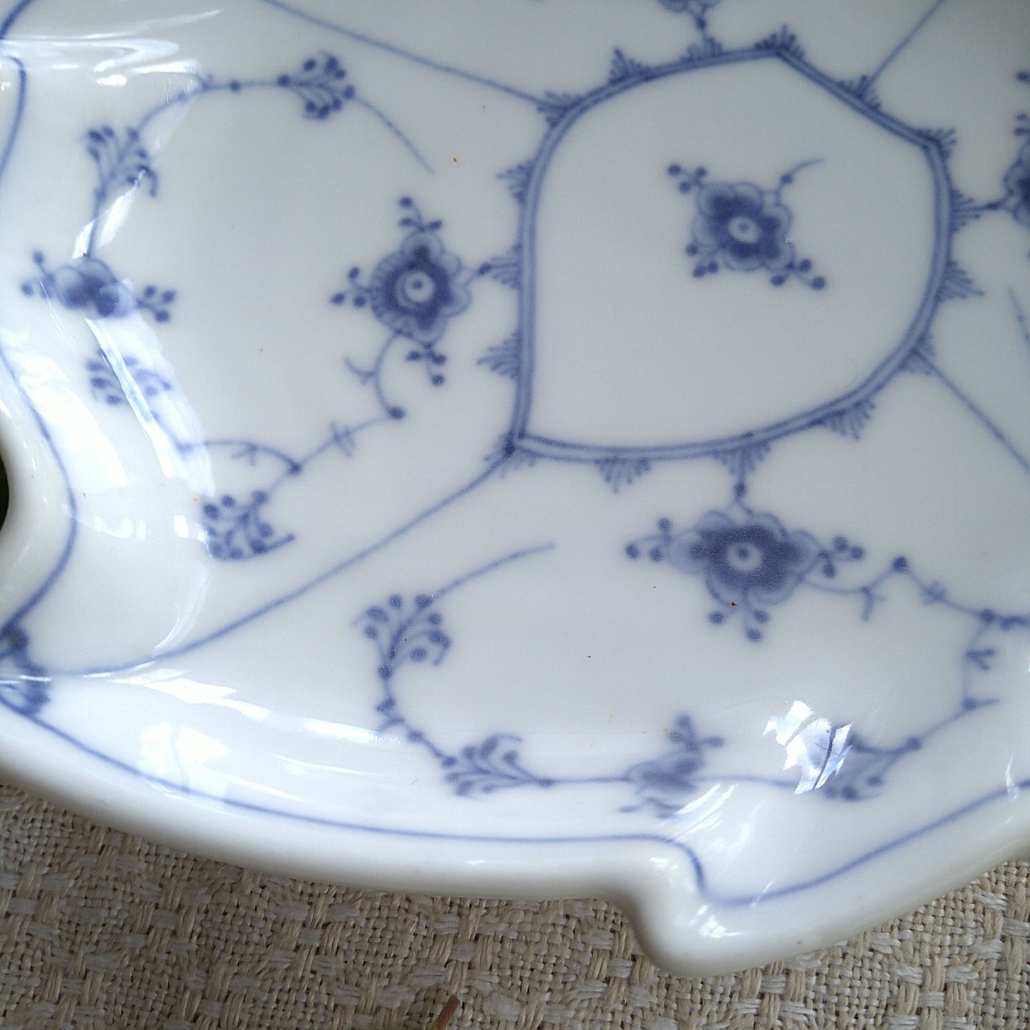 1924～1934年のRoyalCopenhagenブルーフルーテッドプレイン葉っぱ皿約22.5㎝L×18㎝W/PlainLeafPlate