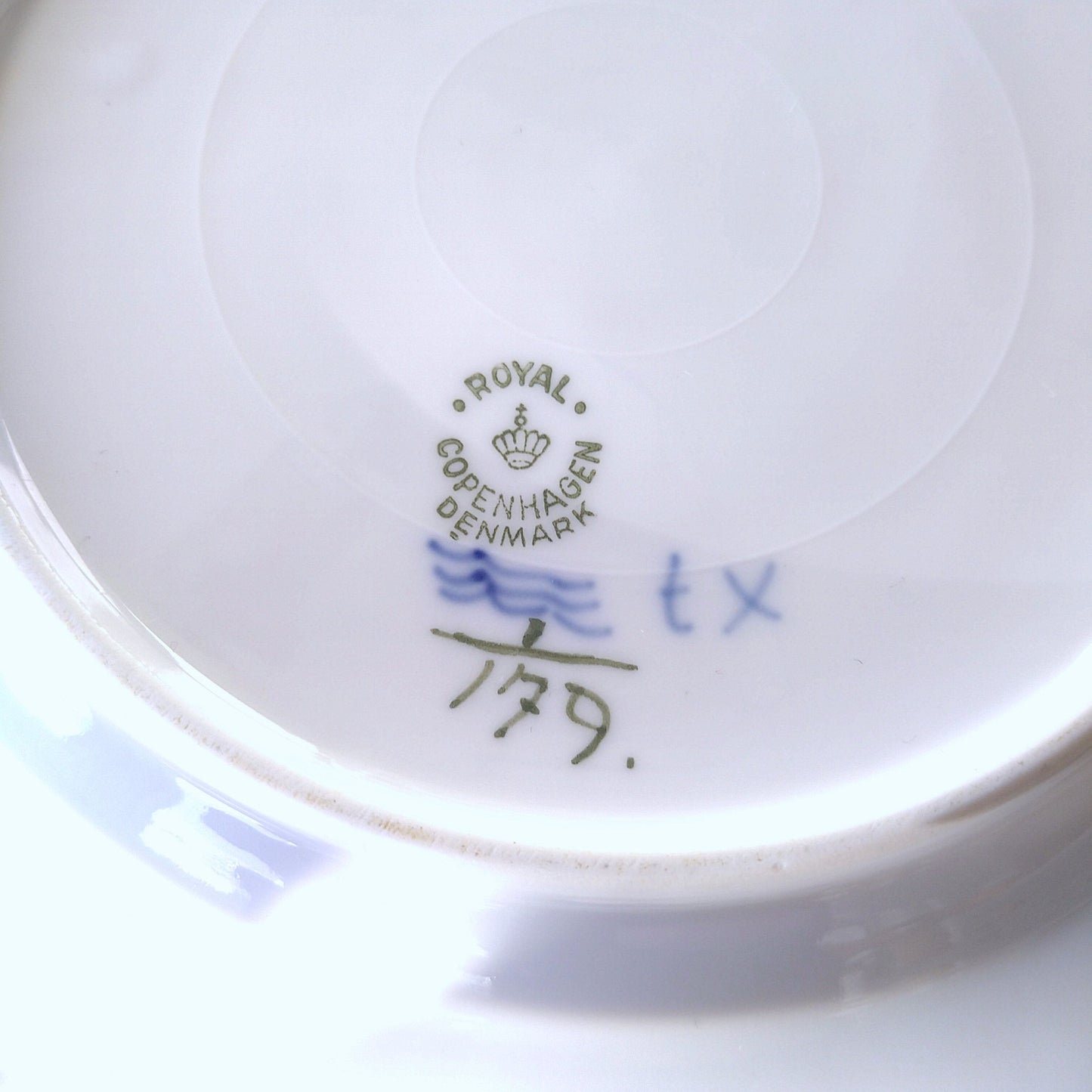1956年丹麥皇家哥本哈根唐草系列平邊餐盤直徑約19公分D