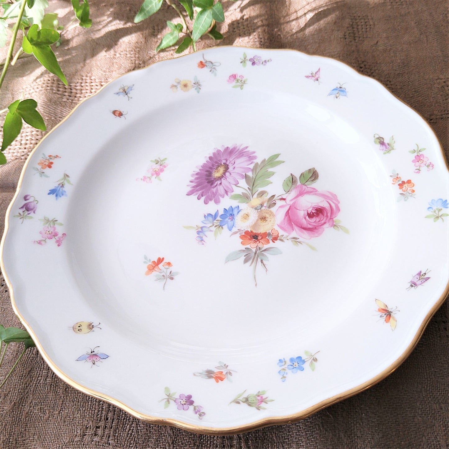 1860～1924年Meissen花と昆虫の絵の前菜皿21㎝D紫のアスターとバラ/Plate21cm D