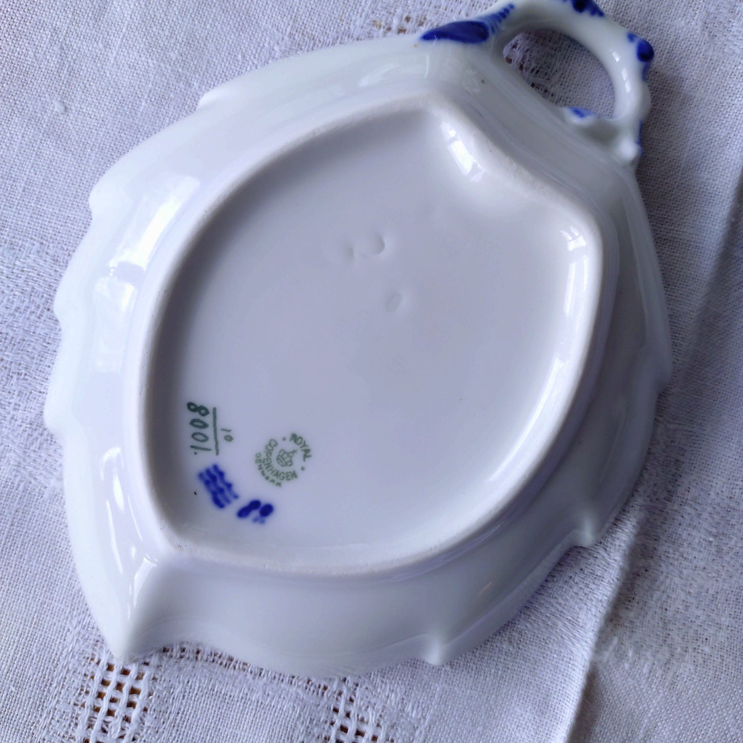 1924～1934年RoyalCopenhagenブルーフラワープレインの小さな葉っぱ皿大きさ約18.5㎝×14㎝