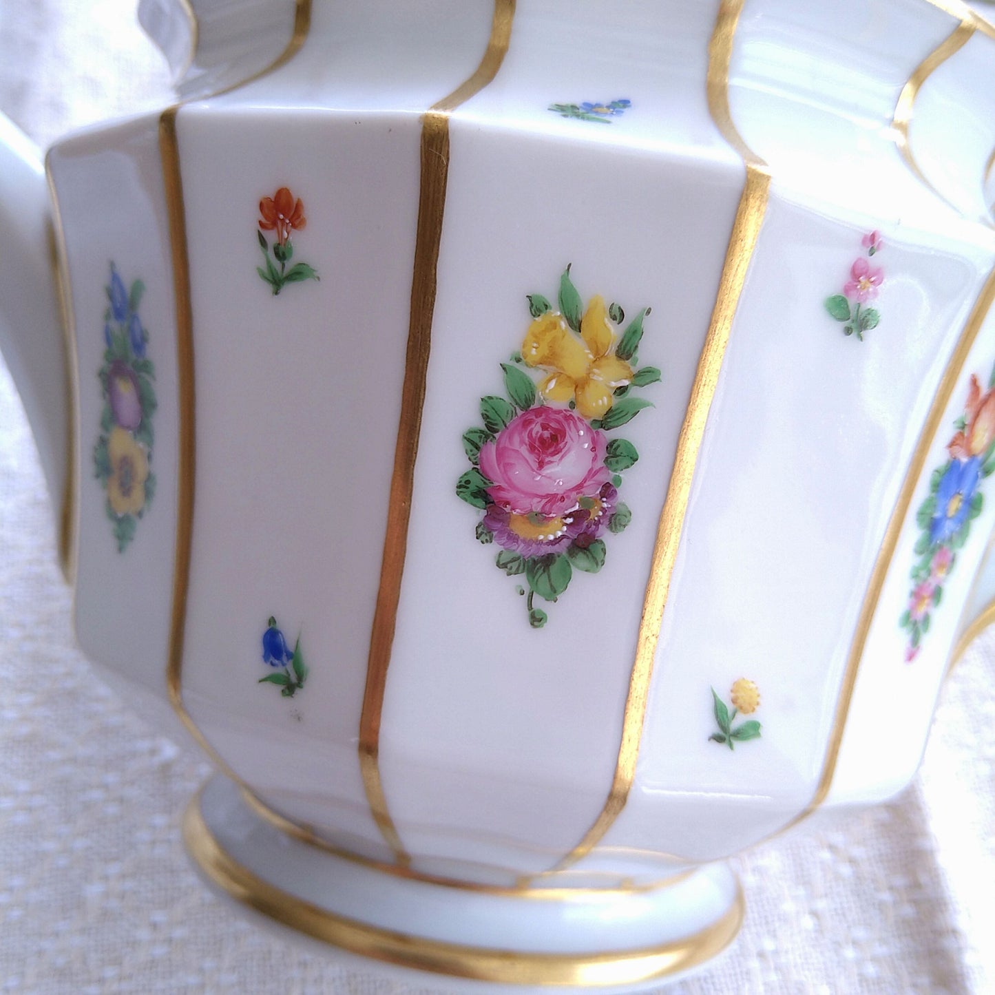 1889～1922年のヘンリエッテのティーポット高さ約14㎝H幅約23.5㎝W/Henriette Teapot