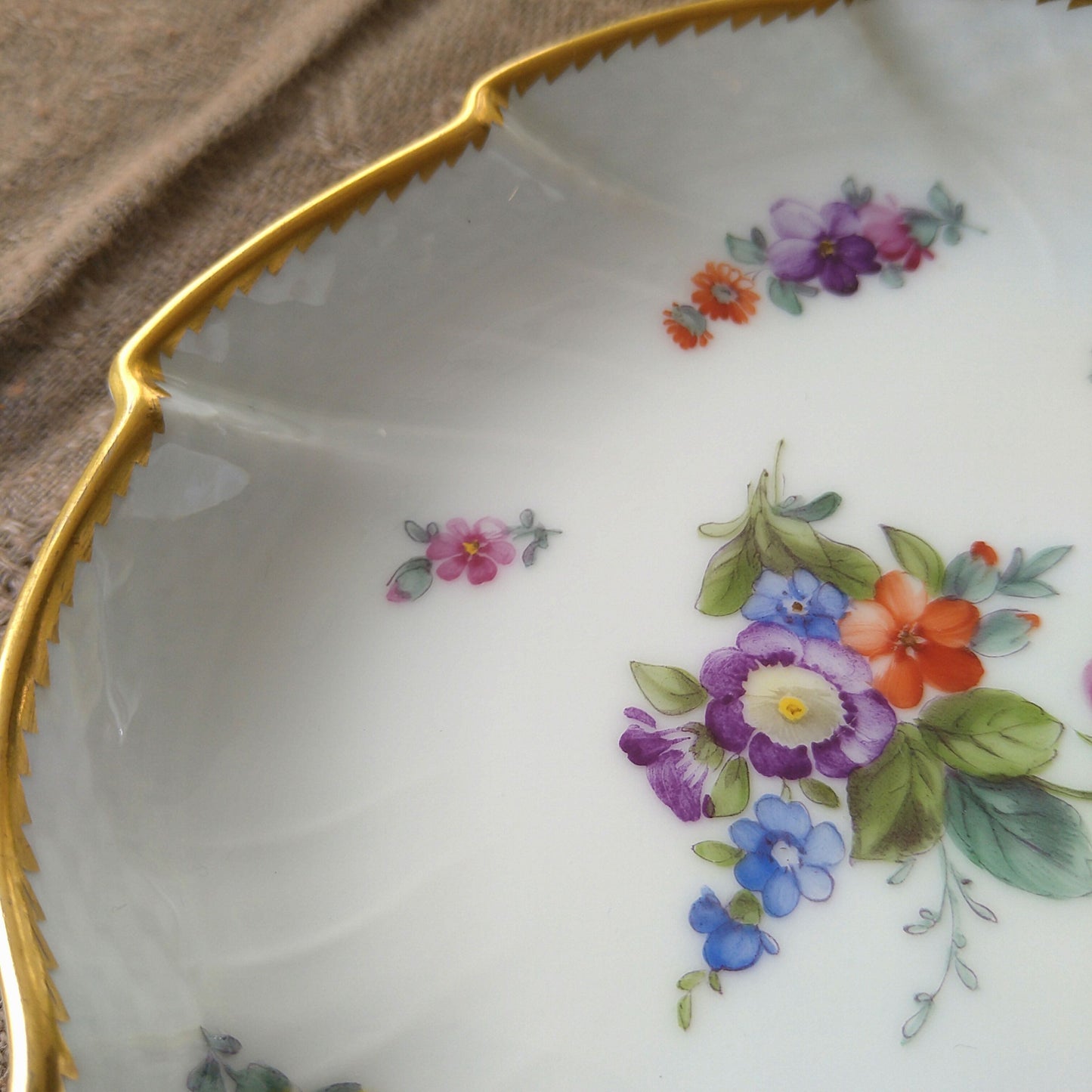1960年のRoyalCopenhagenサクソンフラワーの小さい葉っぱ皿約18㎝×13.5㎝/LeafDishSaxonFlower