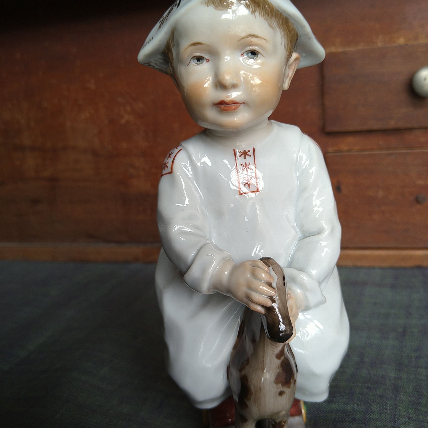 Meissen1905～1924年のヘンチェルの子供達/木馬で遊ぶ子 高さ約17㎝幅約6.5㎝W
