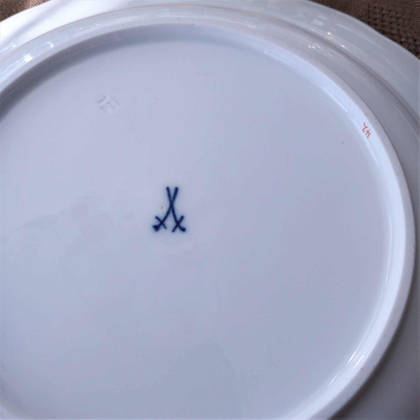 1860～1924年Meissen花と昆虫の絵 ディナープレート24㎝D黄色と紫の花/Dinnar  plate