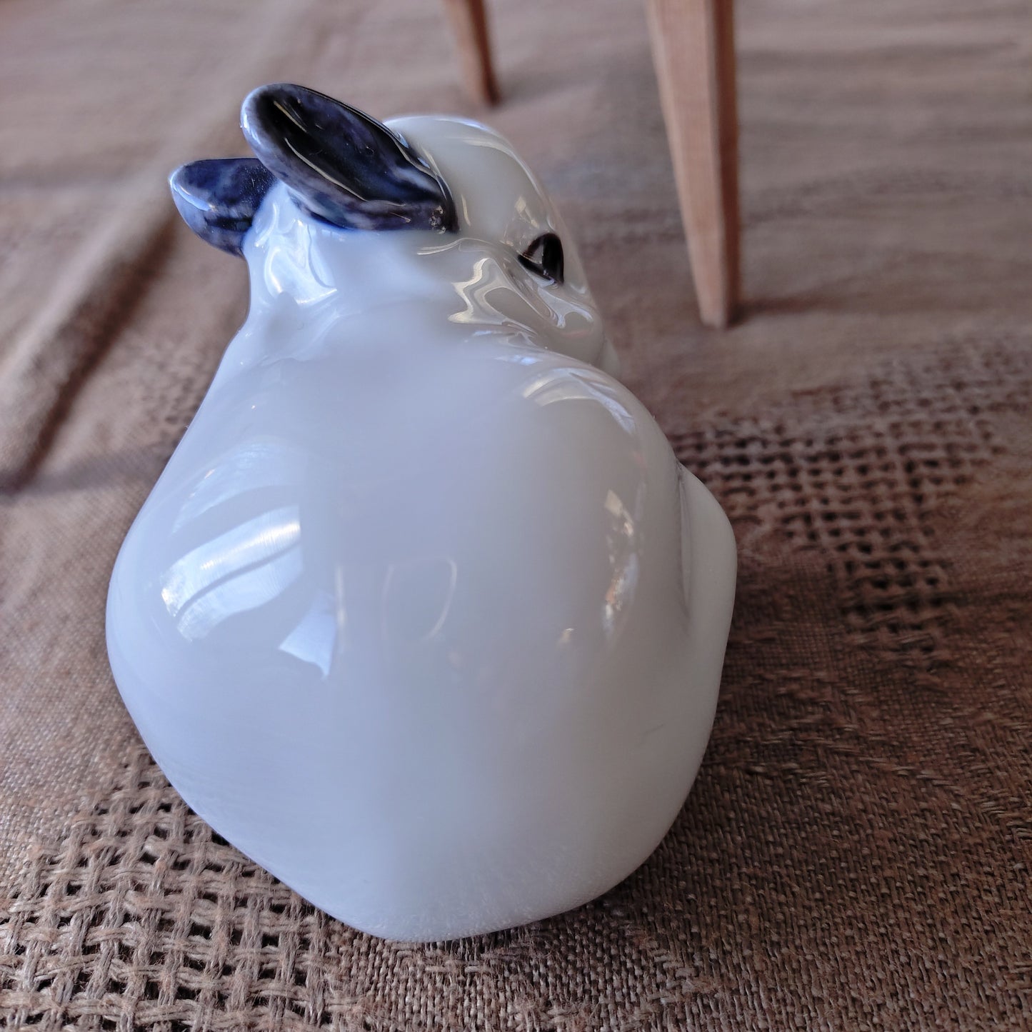 🐰Royal Copenhagen, Young Rabbit, Jeanne Grut design, approximately 7.5 cm (H) in height, model number 251, grooming its hind leg. Fits in the palm of your hand.