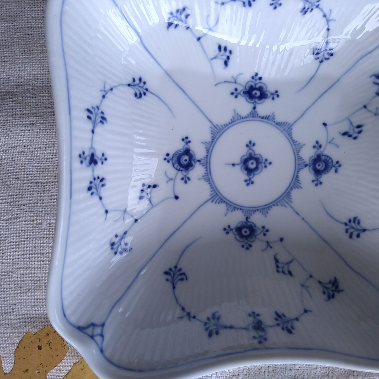 1889年～1922年のRoyalCopenhagenブルーフルーテッドプレイン四角サラダボール約21.5㎝×21.5㎝/BlueFlutedPlainSquareBowl