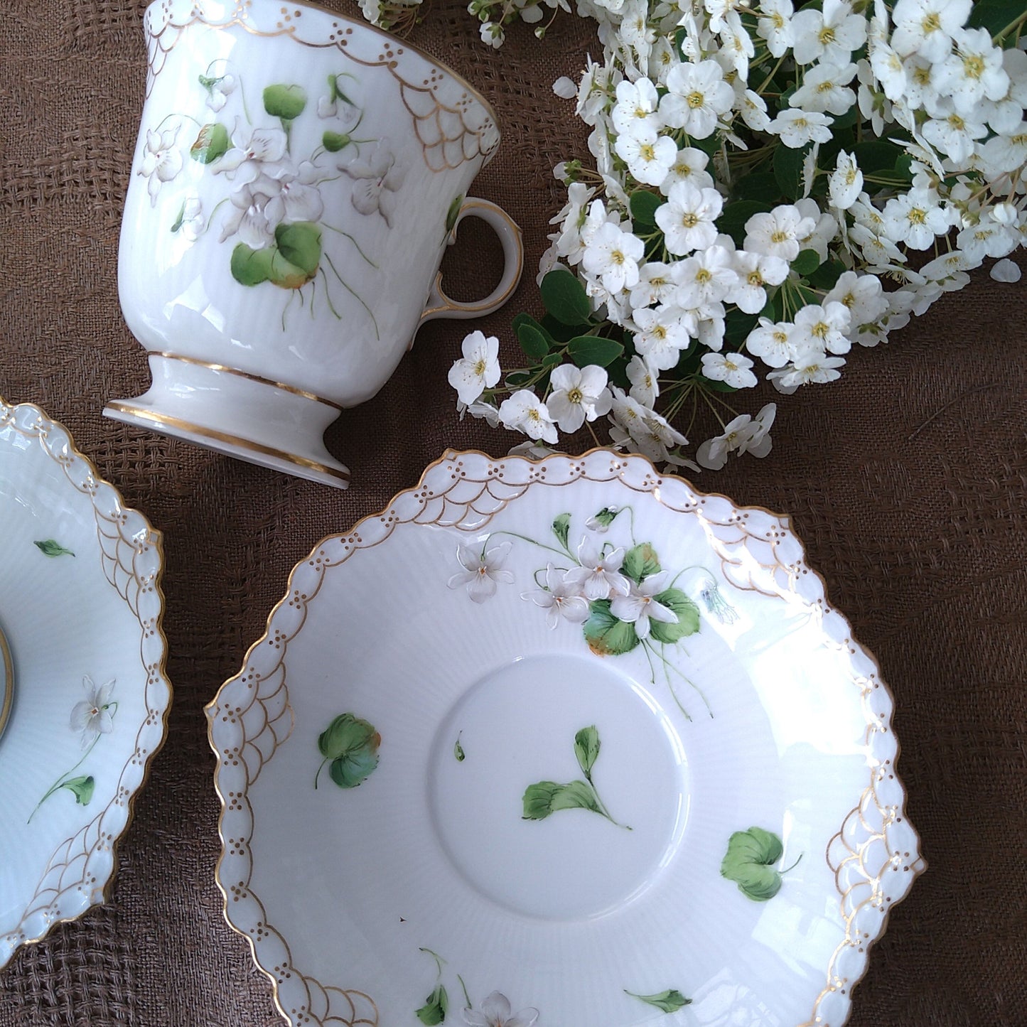 1892年RoyalCopenhagen の白いスミレのカップソーサー/WhiteVioletCupSaucer