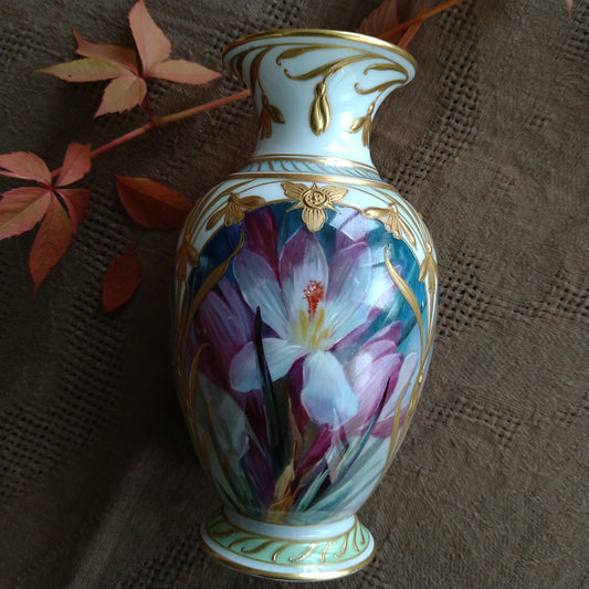 1915年KPM Berlinユーゲントシュティール・金彩・クロッカスとカーネーションとシクラメン/Weichmalarei・ソフトペインティング高さ約16㎝H