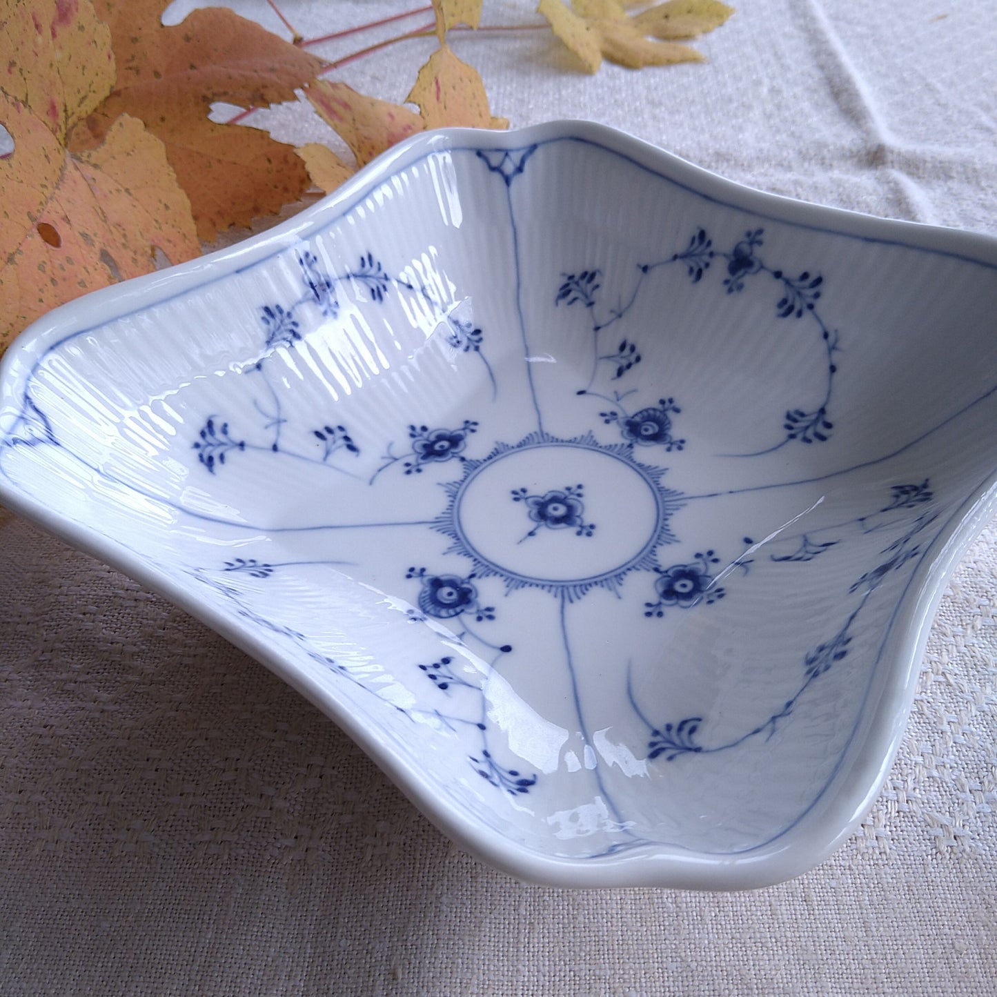 1889年～1922年のRoyalCopenhagenブルーフルーテッドプレイン四角サラダボール約21.5㎝×21.5㎝/BlueFlutedPlainSquareBowl