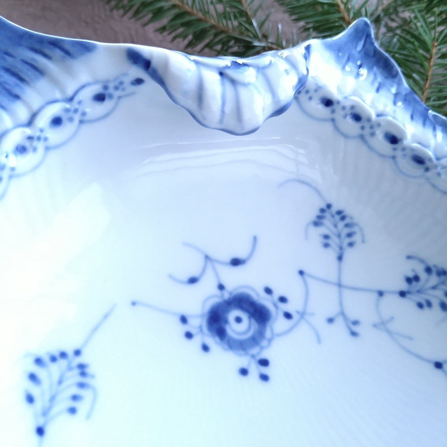 1966年のRoyalCopenhagenブルーフルーテッドハーフレースの貝型ピックルディッシュ/BlueFlutedHalfLaceShellPickleDish