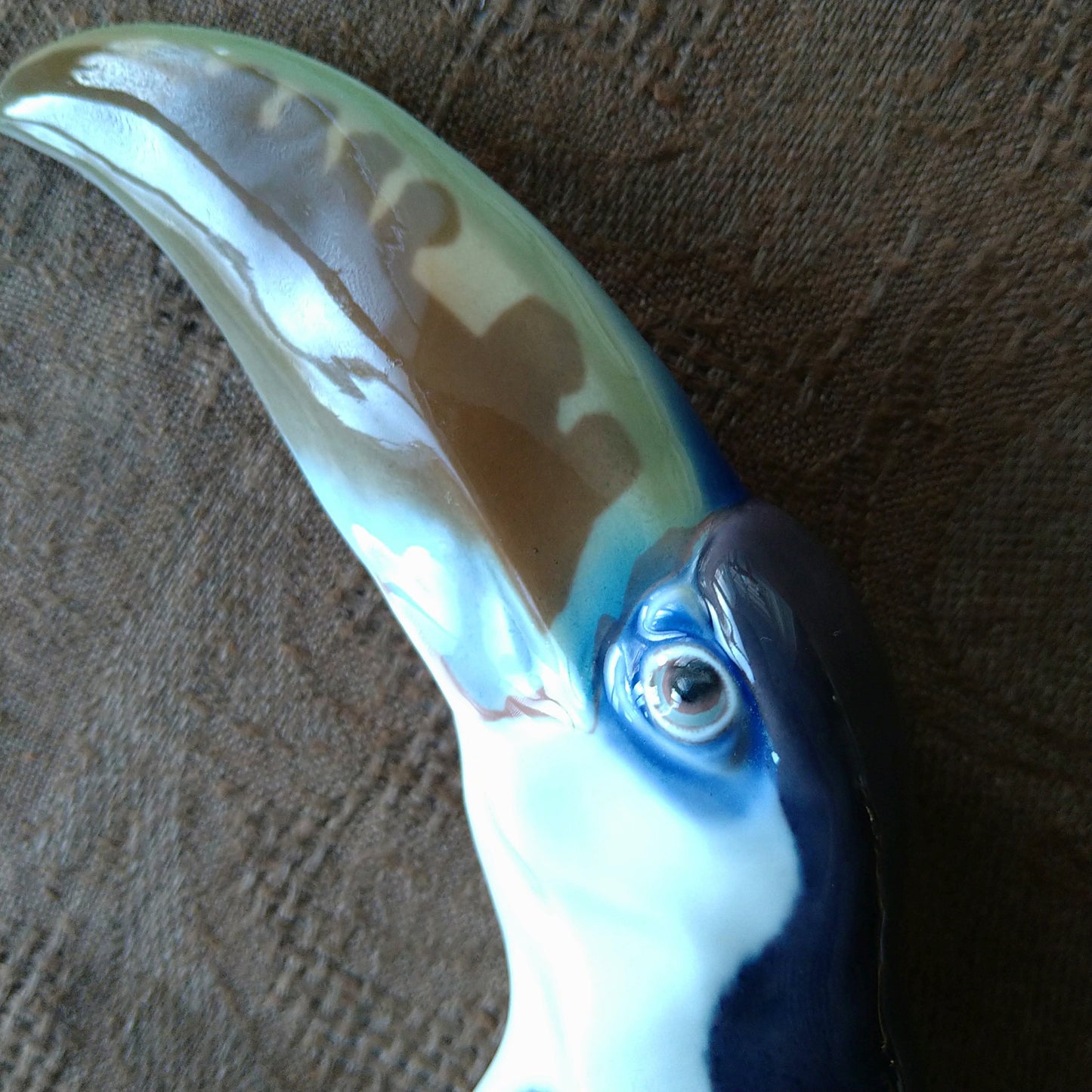 Circa 1909-1920 Meissen Toucan (model by Paul Walther) / Jugendstil / Height approx. 30.5 cm