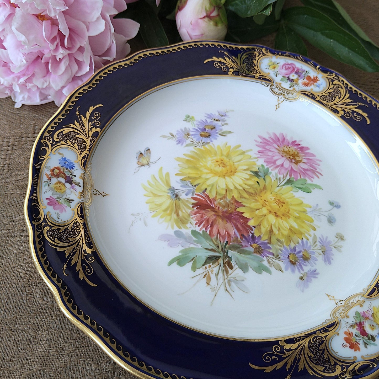 1850～1924年Meissenコバルトフォンドのプレート直径約21.5㎝D 小菊/アスターのブーケ