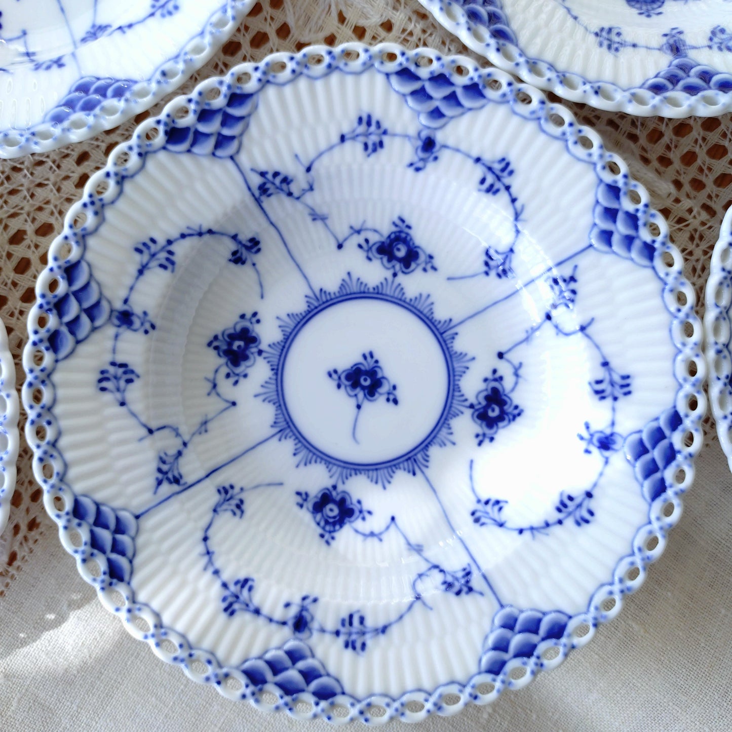 1957年のRoyalCopenhagenロイヤルコペンハーゲンフルレースのベリー皿直径約15㎝D/BlueFlutedFullLaceBerryPlate15cmD