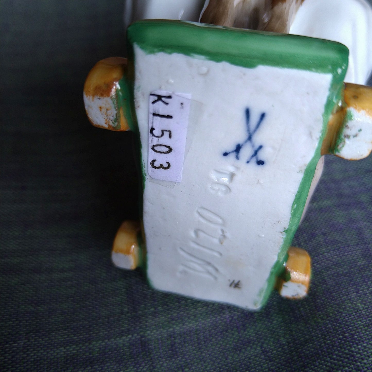 Meissen1905～1924年のヘンチェルの子供達/木馬で遊ぶ子 高さ約17㎝幅約6.5㎝W