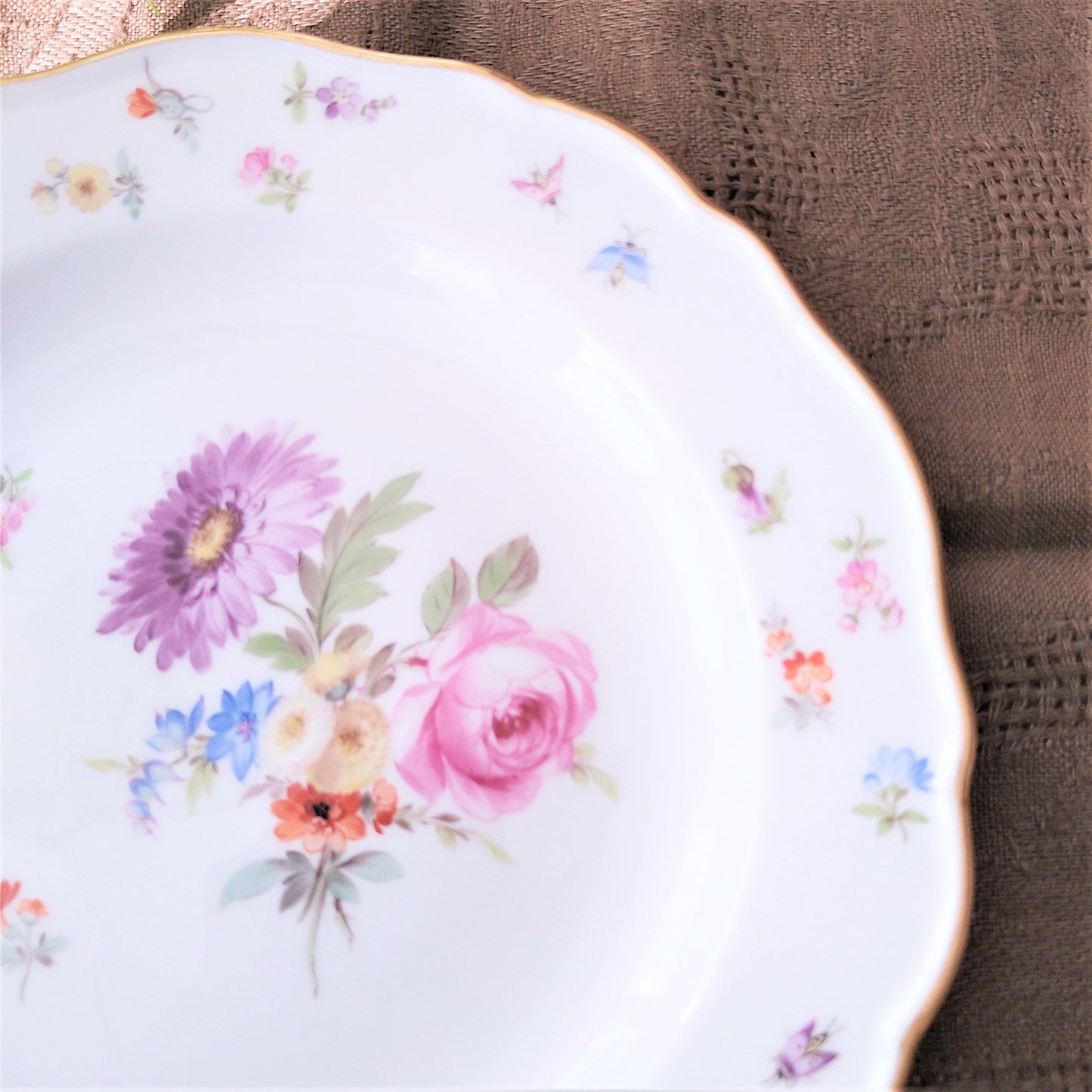 1860～1924年Meissen花と昆虫の絵の前菜皿21㎝D紫のアスターとバラ/Plate21cm D