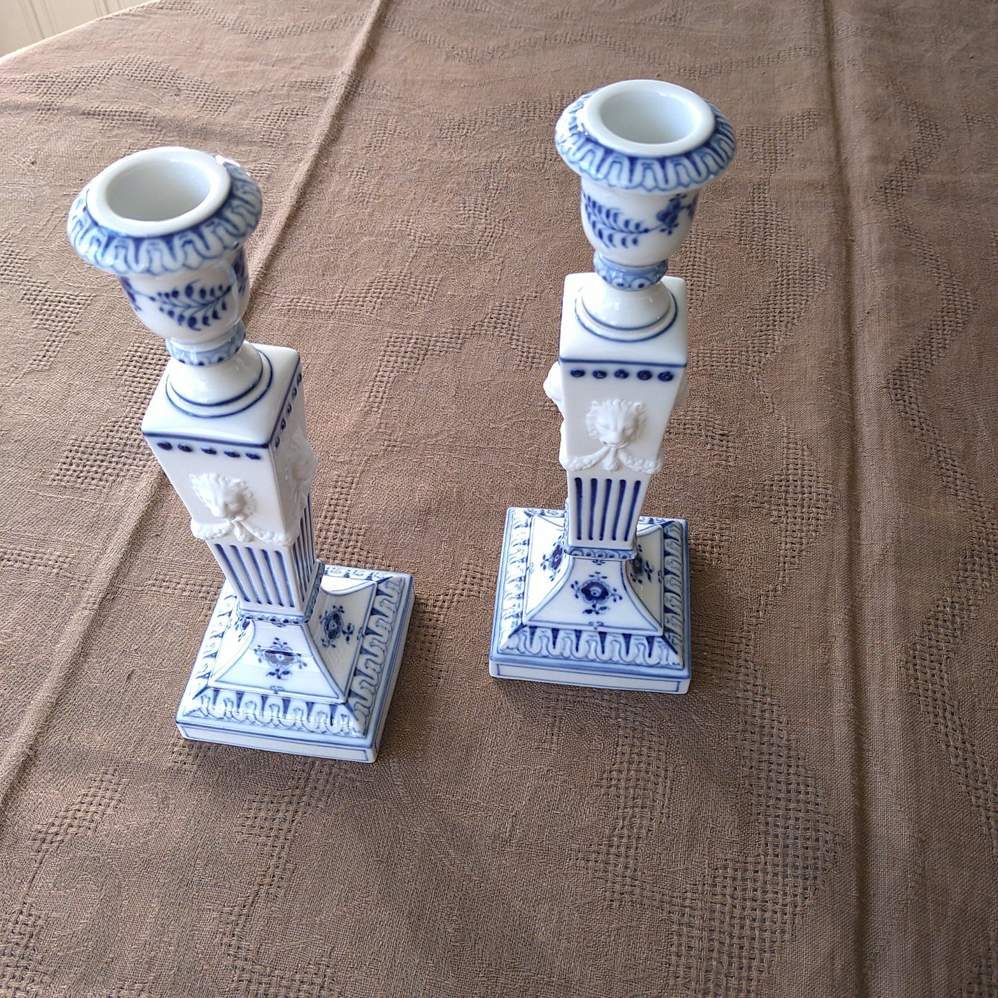 1967年RoyalCopenhagenブルーフルーテッドプレインのライオンレリーフキャンドルスタンド2本セット/Candle stand pair