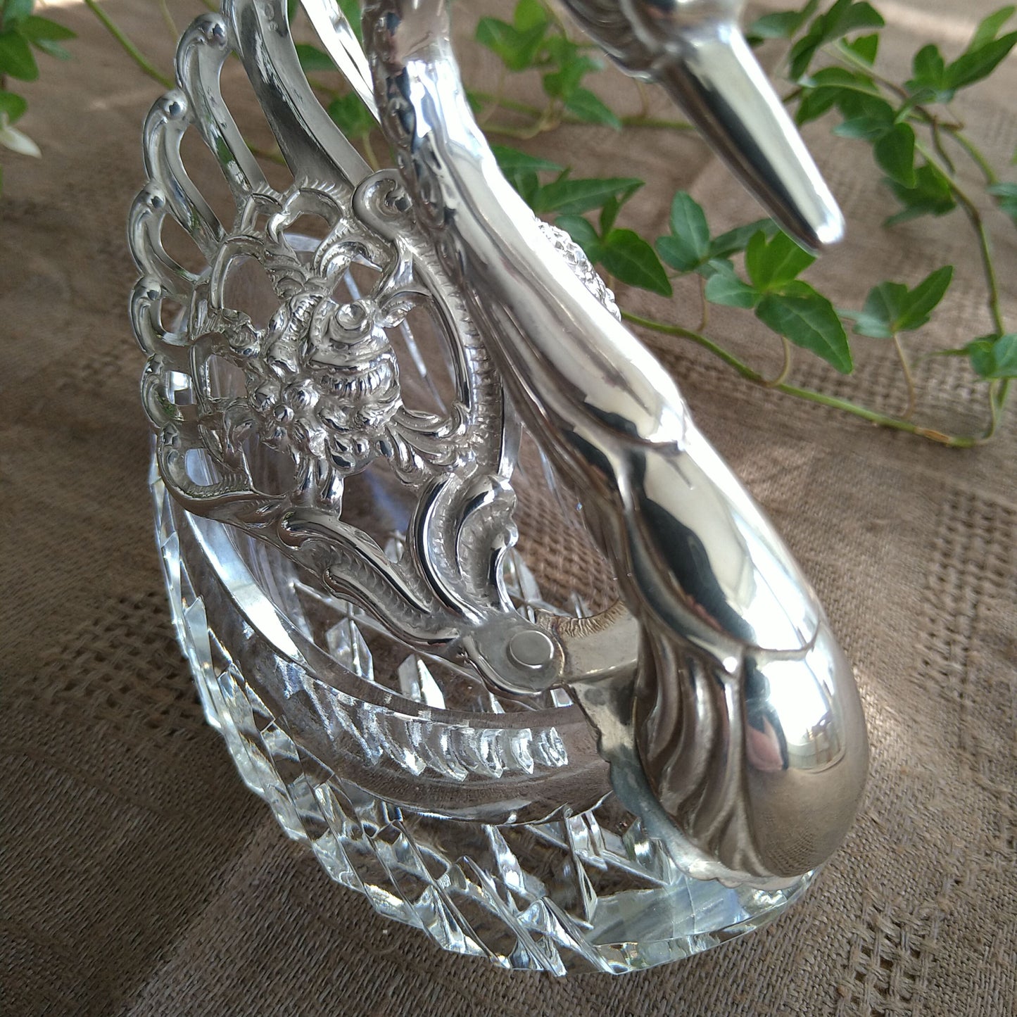 ヴィンテージのスウェーデンシルバー835/クリスタルガラスの大きな白鳥,　SwedenVintageSilver835/ LeadGlassSwan