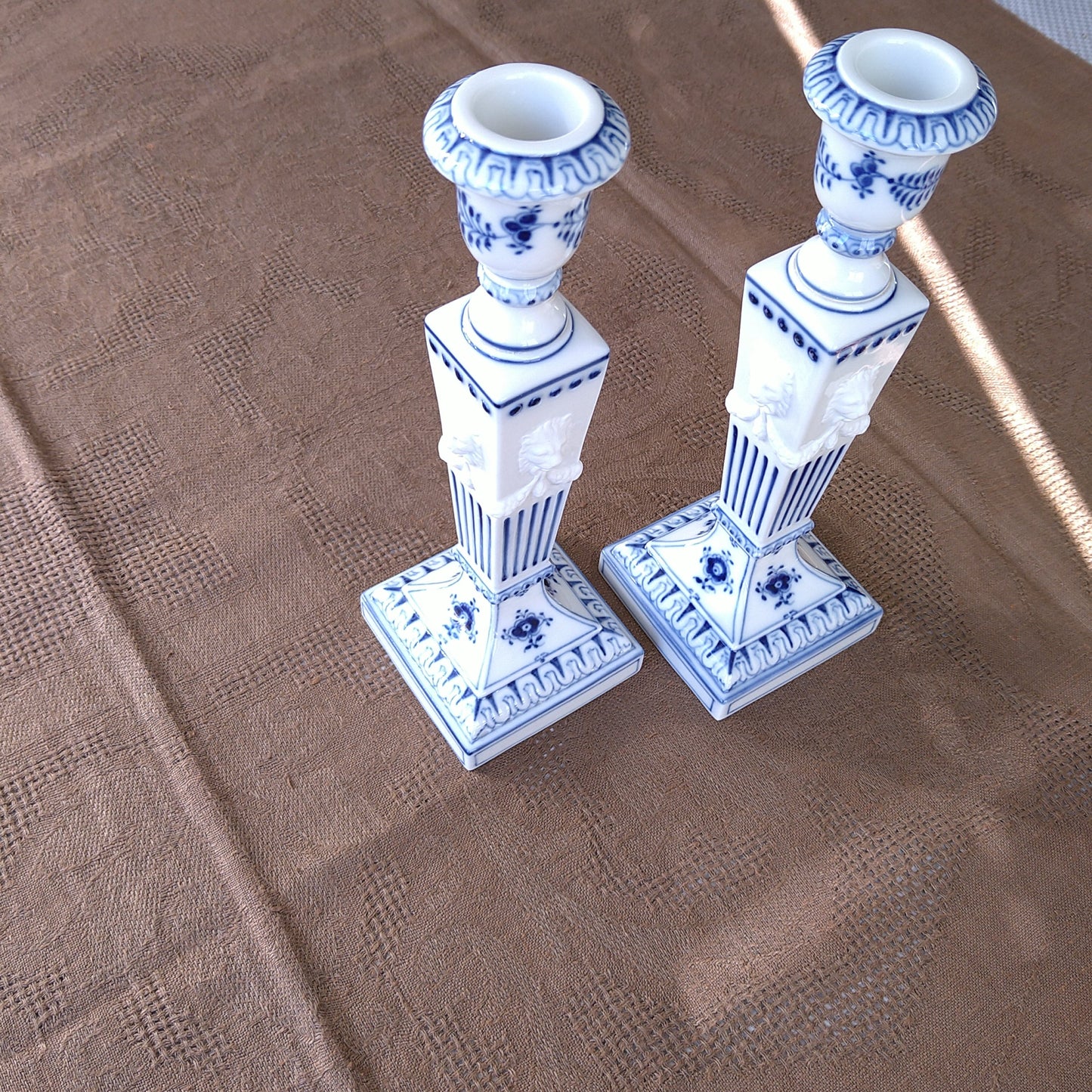 1967年RoyalCopenhagenブルーフルーテッドプレインのライオンレリーフキャンドルスタンド2本セット/Candle stand pair
