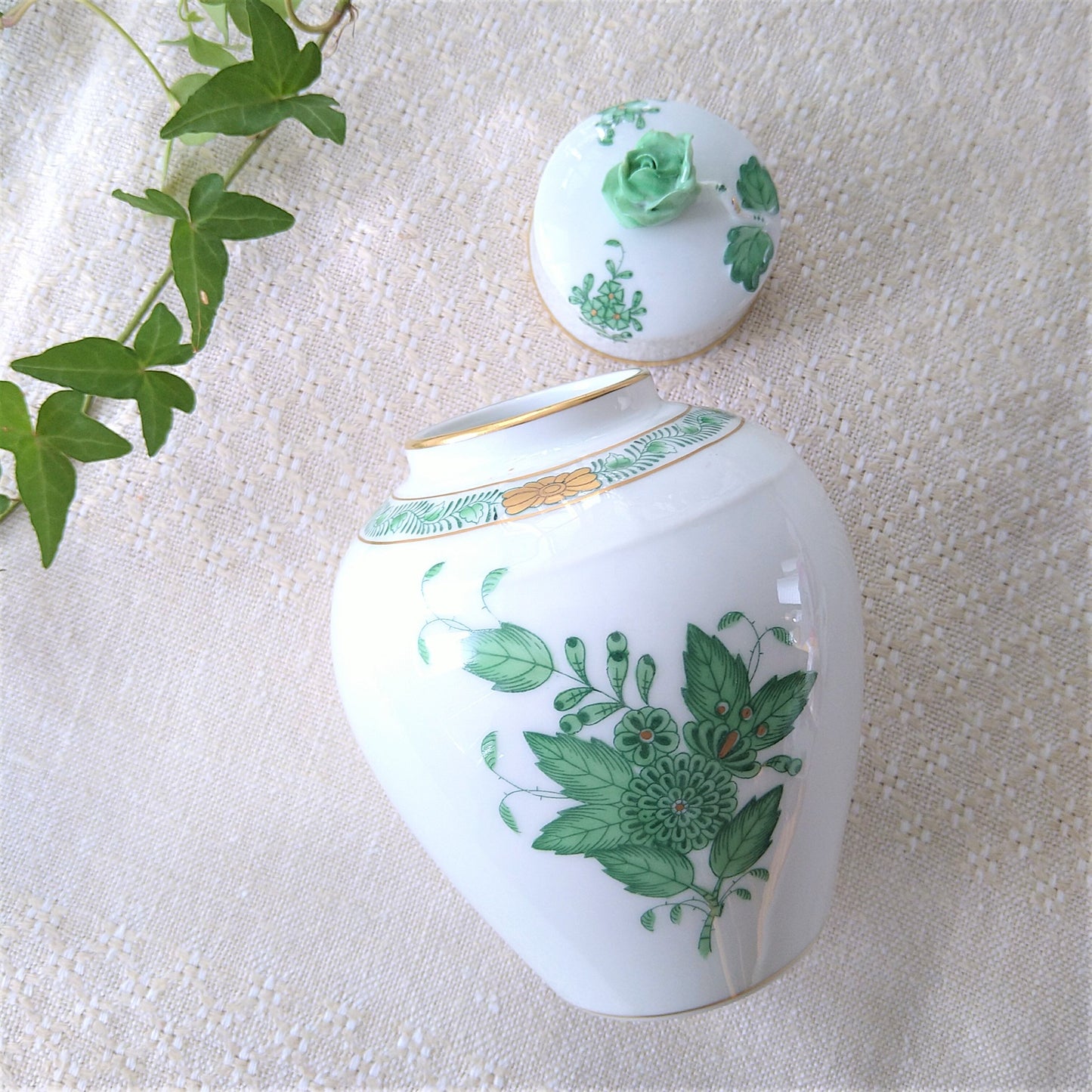 蓋の花にわずかなタメージありHerendヘレンドアポニーグリーンのティーキャディ高さ約15cmH /Tea Caddy