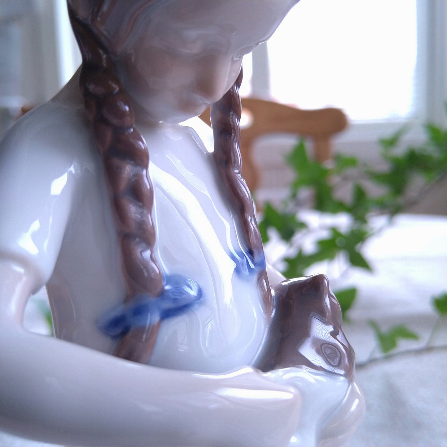 Bing＆Grondahlビングオーグレンダールの猫を抱っこする女の子フィギュリン高さ約17㎝H/Bing＆GrondahlFigurin