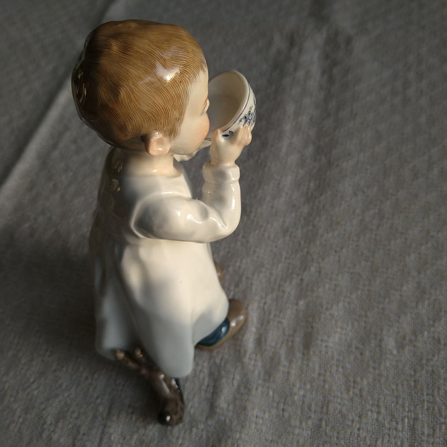 1905～1924年 Meissenミルクを飲む子供 約16.5 ㎝H/Hentschel kids W118