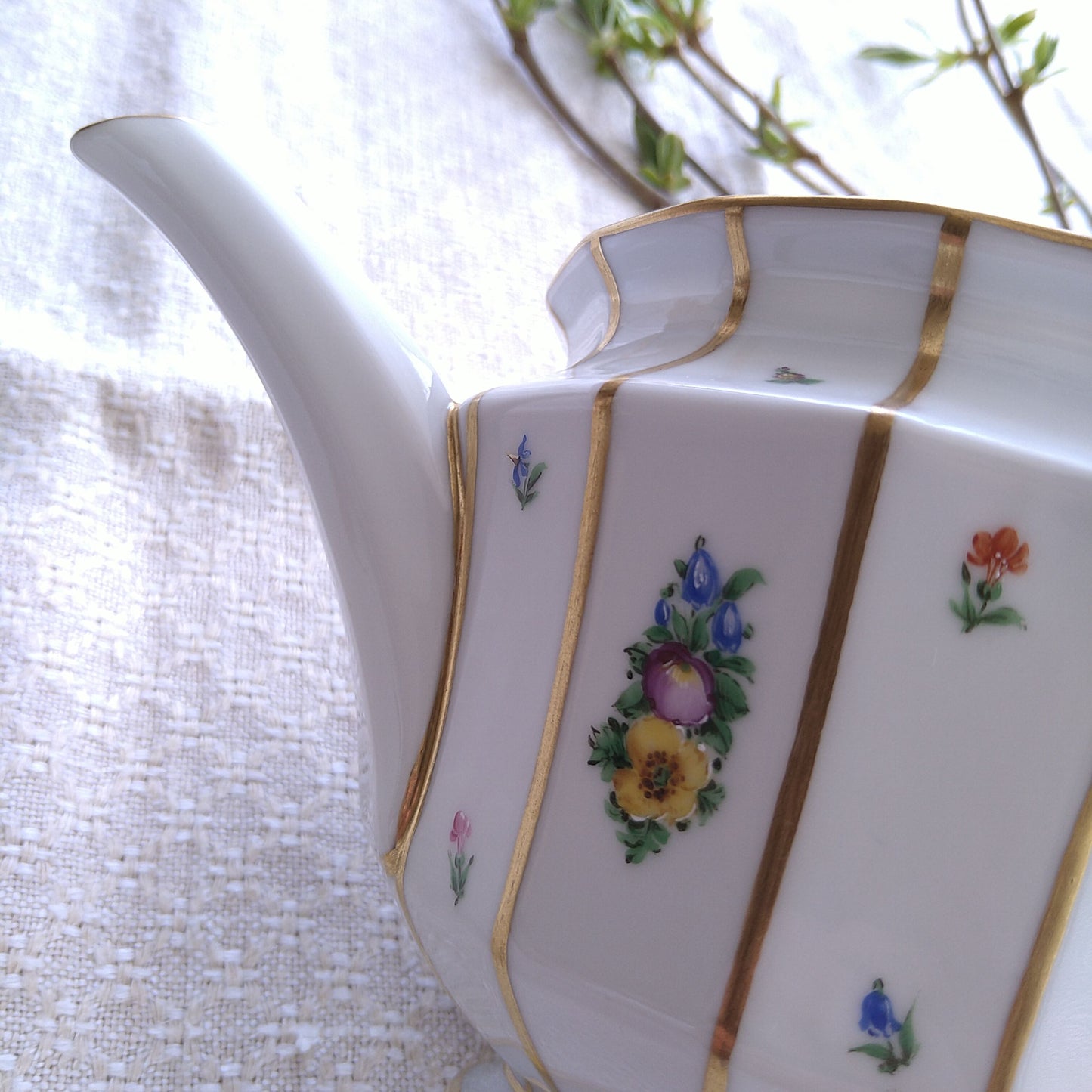 1889～1922年のヘンリエッテのティーポット高さ約14㎝H幅約23.5㎝W/Henriette Teapot
