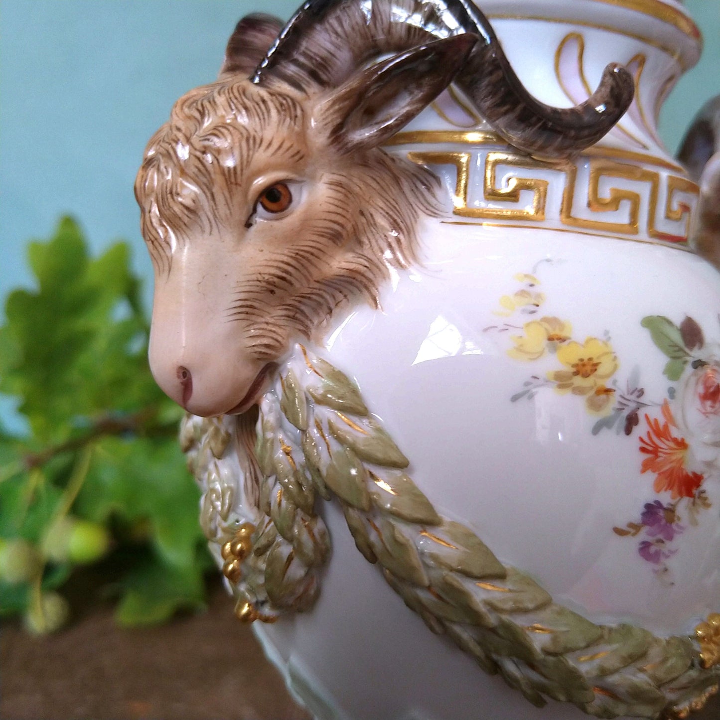 Meissen1924年以前🐐山羊と月桂樹のレリーフのポプリベース高さ約18㎝H