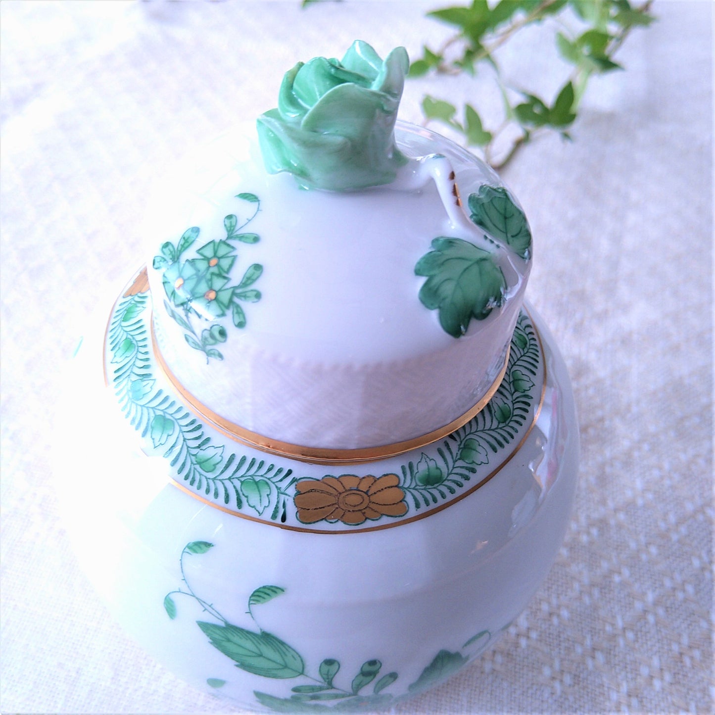 蓋の花にわずかなタメージありHerendヘレンドアポニーグリーンのティーキャディ高さ約15cmH /Tea Caddy