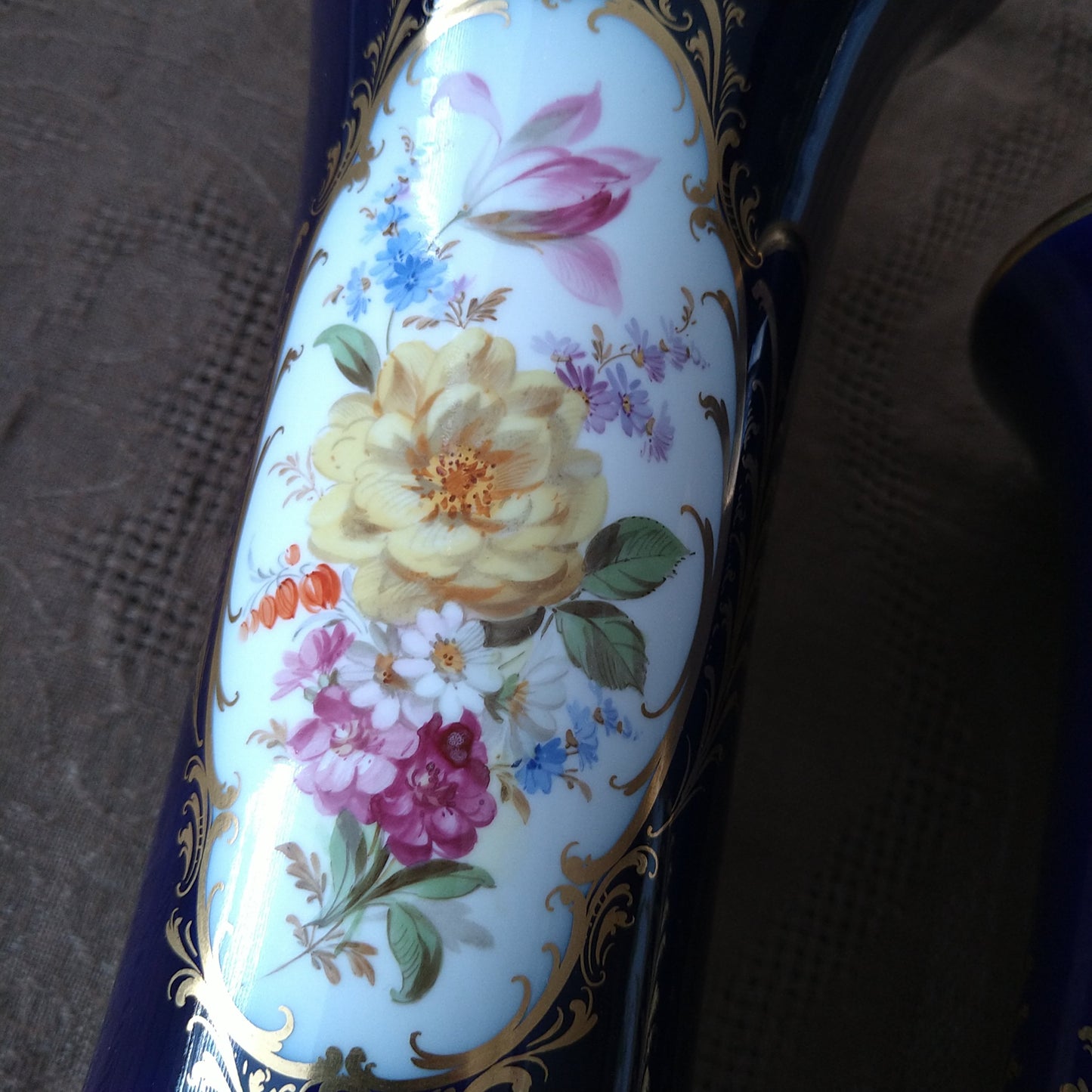 Meissenマイセン1924年以前のコバルト/2面にドイツフラワーの花瓶Vase口径約12㎝D高さ約24㎝H