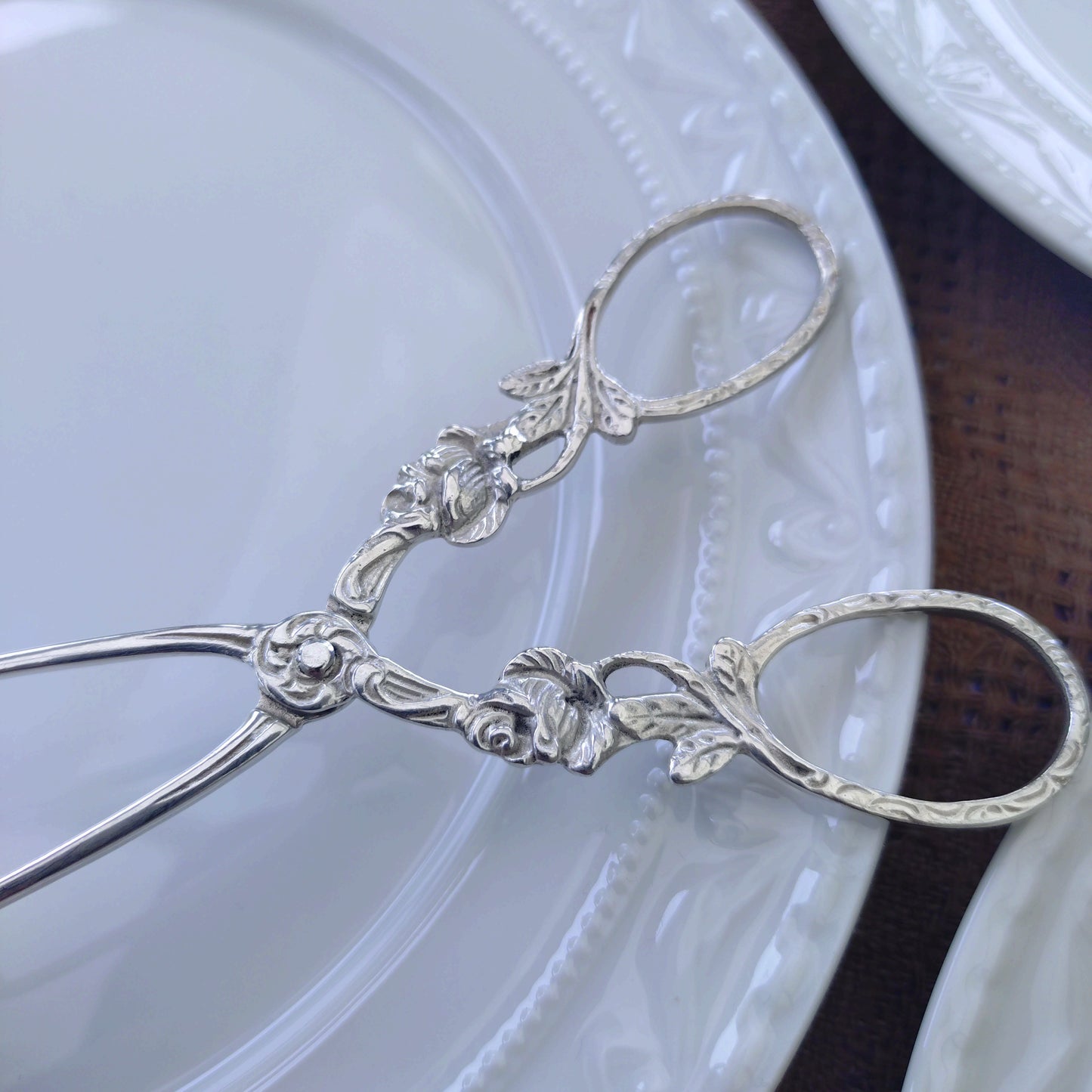 ドイツシルバー/バラの小さめケーキトング長さ約14㎝L重さ約32g