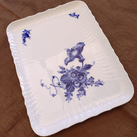 RoyalCopenhagenブルーフラワーカーブの長方形トレイ27.5㎝×２１
