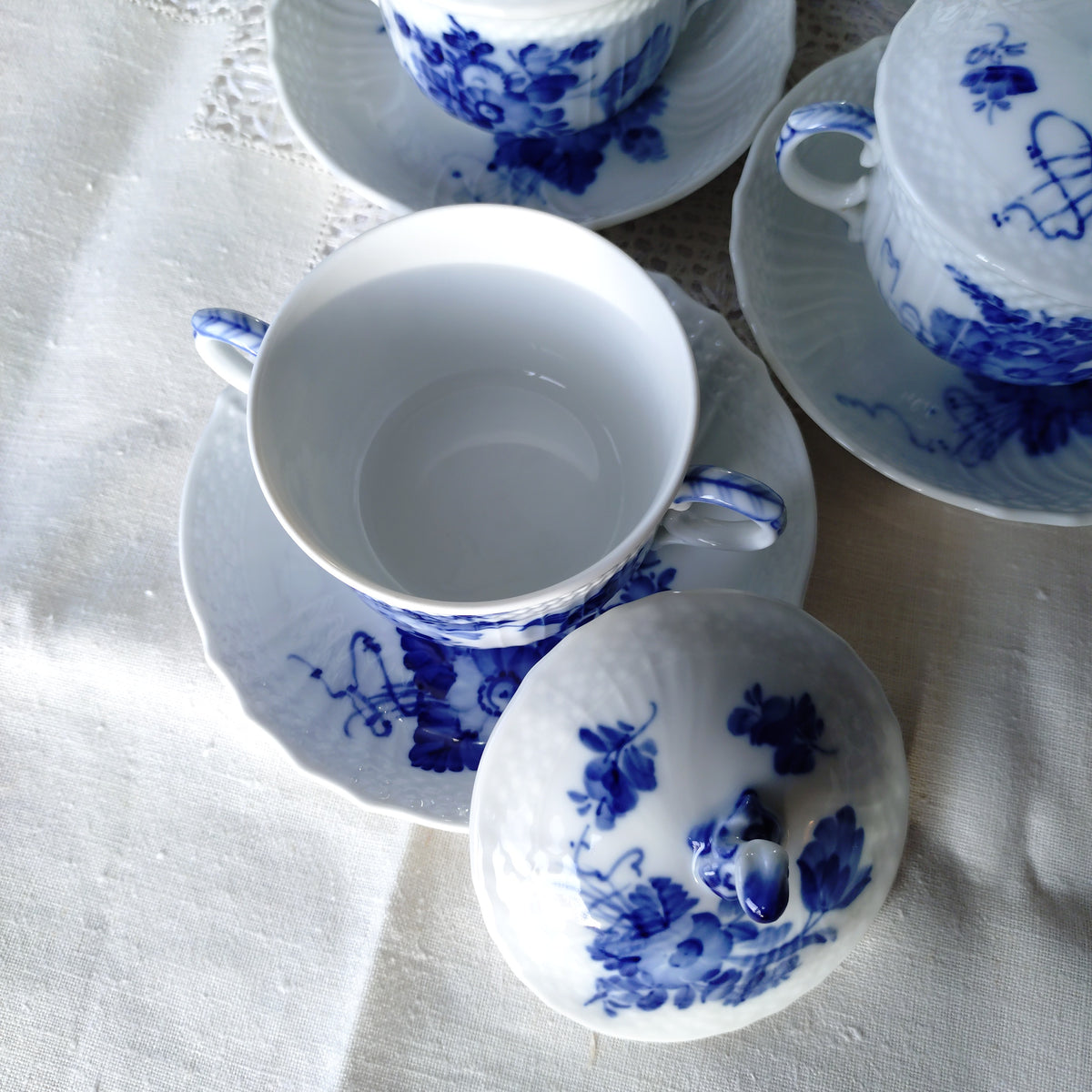 1960～80年代のRoyalCopenhagenブルーフラワーカーブのブイヨンカップソーサー/Blue Flower Curve Bouillon Cup and saucer