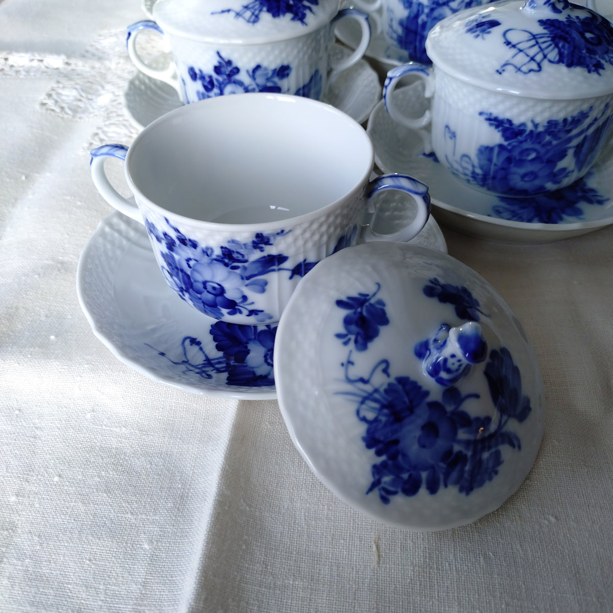 1960～80年代のRoyalCopenhagenブルーフラワーカーブのブイヨンカップソーサー/Blue Flower Curve Bouillon Cup and saucer
