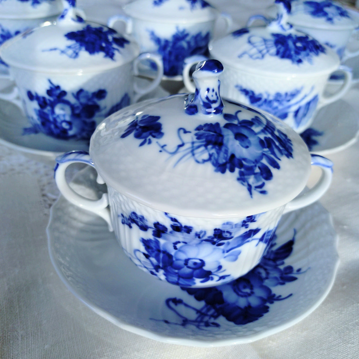 1960～80年代のRoyalCopenhagenブルーフラワーカーブのブイヨンカップソーサー/Blue Flower Curve Bouillon Cup and saucer