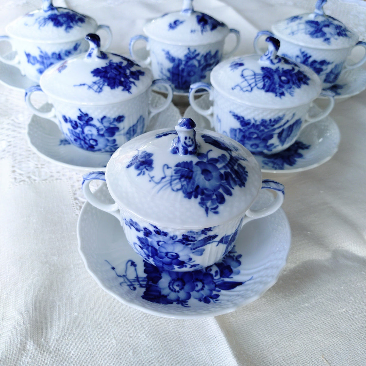 1960～80年代のRoyalCopenhagenブルーフラワーカーブのブイヨンカップソーサー/Blue Flower Curve Bouillon Cup and saucer