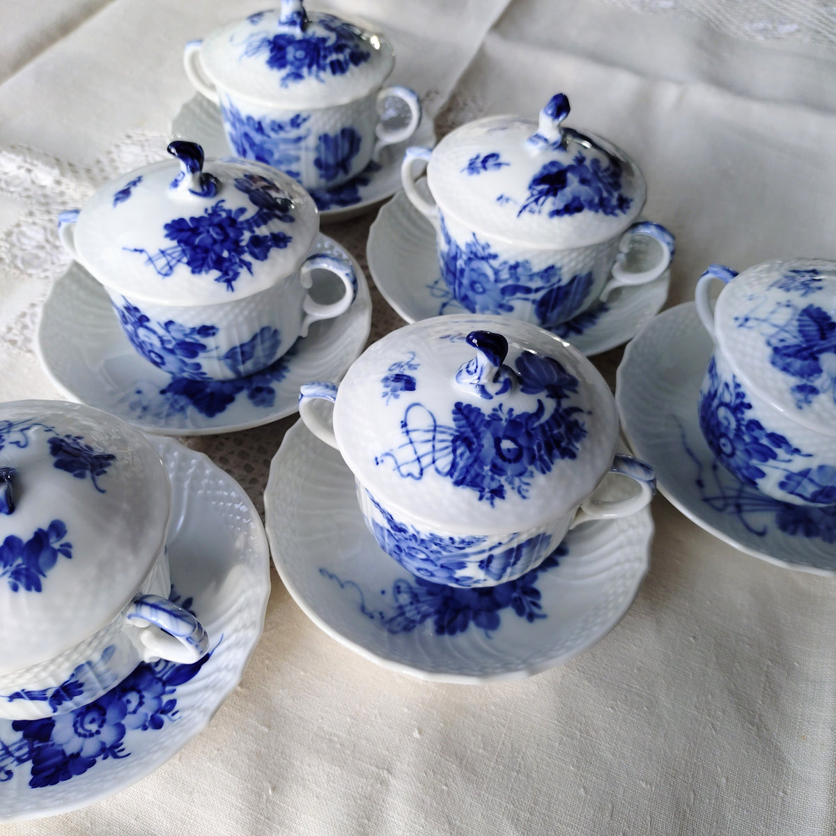 1960～80年代のRoyalCopenhagenブルーフラワーカーブのブイヨンカップソーサー/Blue Flower Curve Bouillon Cup and saucer