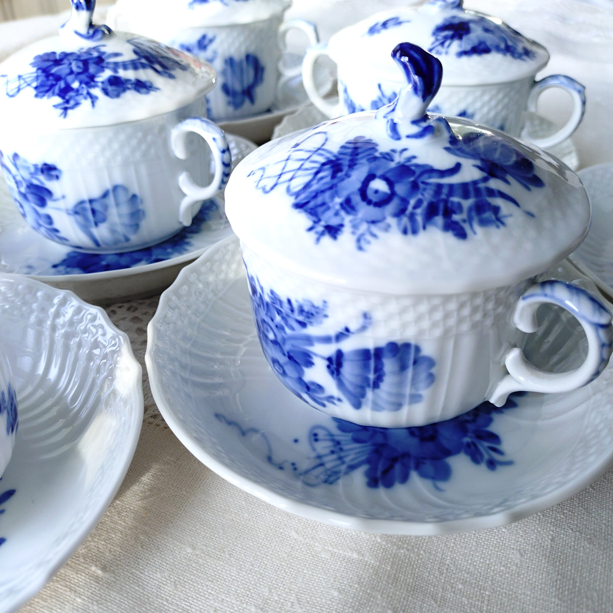 1960～80年代のRoyalCopenhagenブルーフラワーカーブのブイヨンカップソーサー/Blue Flower Curve Bouillon Cup and saucer